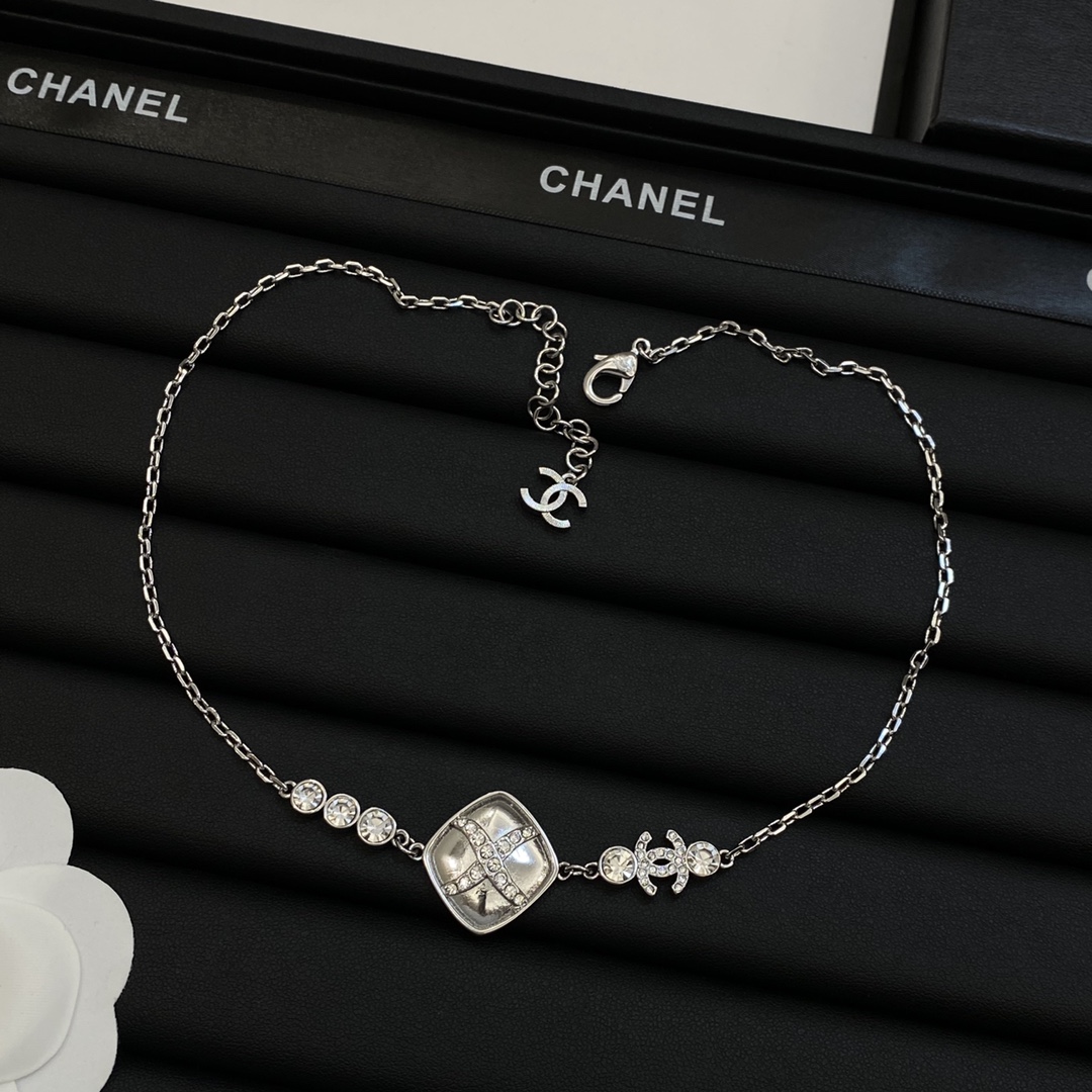 TOP CHANEL  Necklace - 2 Color