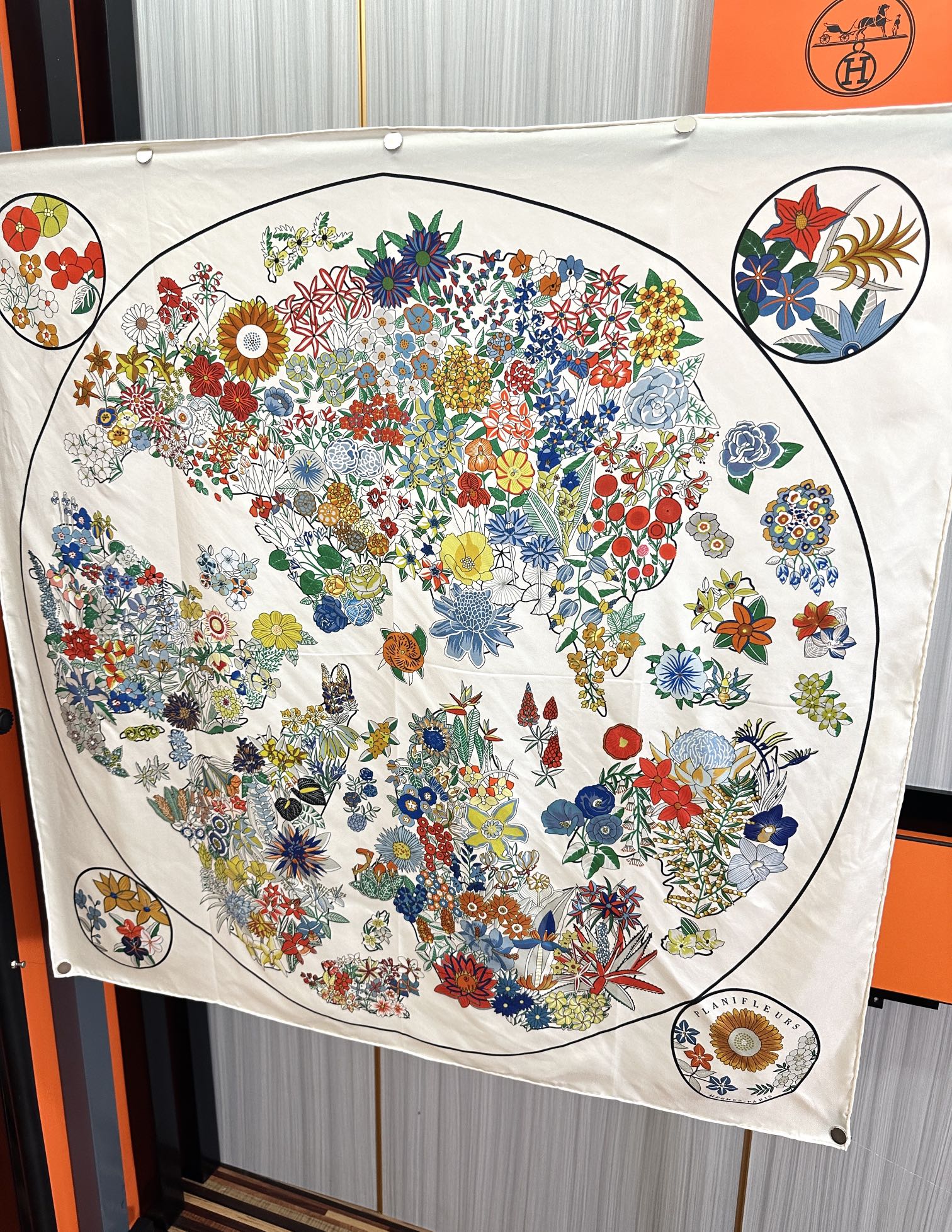 TOP HERMES Flower Drawing Map Mulberry Silk Scarf 90cm×90cm - 2 Colors