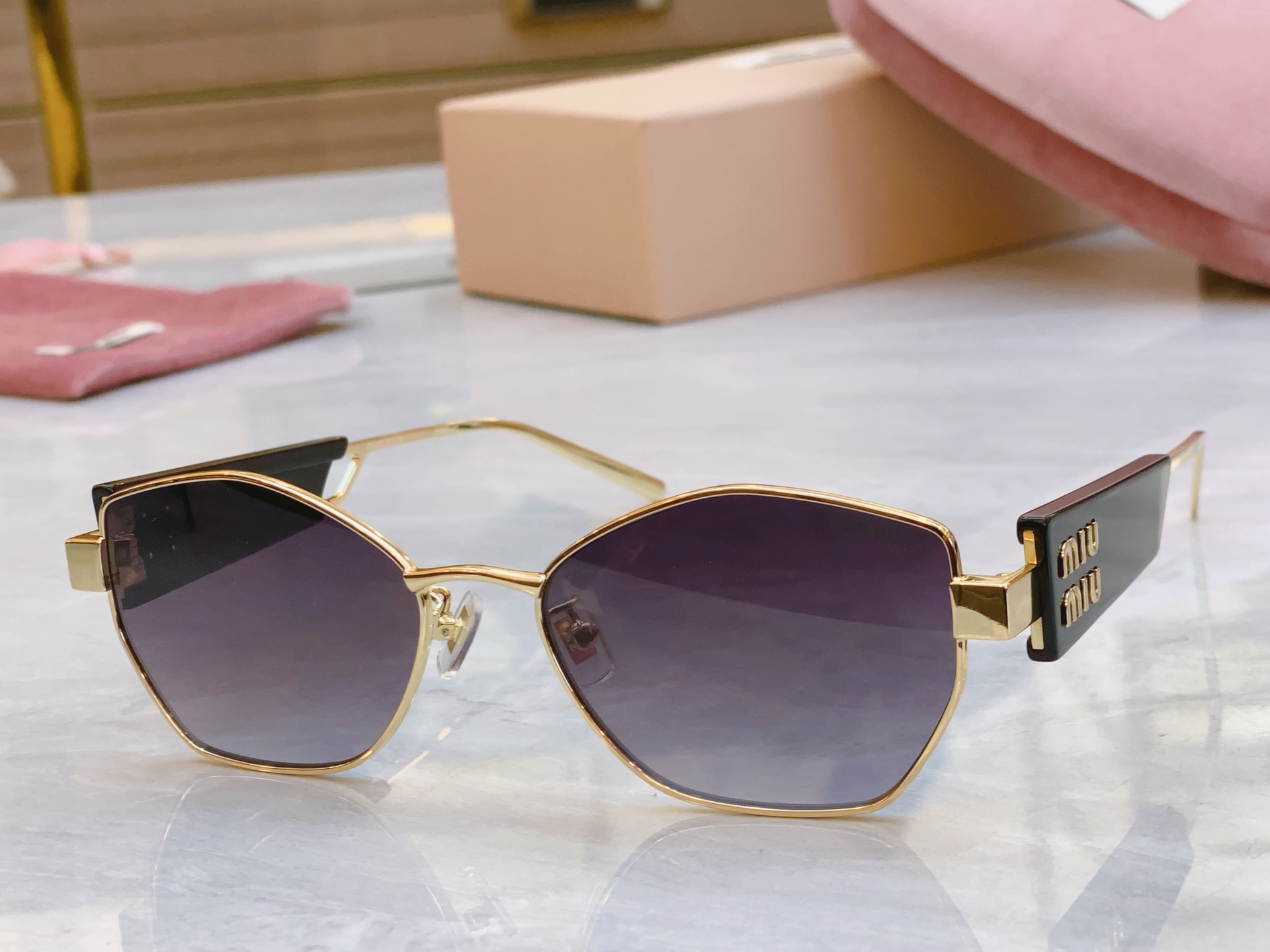 TOP Miu Miu Sunglasses - 6 Colors