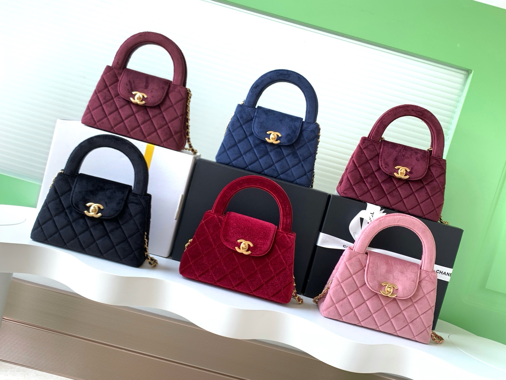 TOP CHANEL Kelly Chain Bag Velvet 13x19x7 cm - 6 Colors