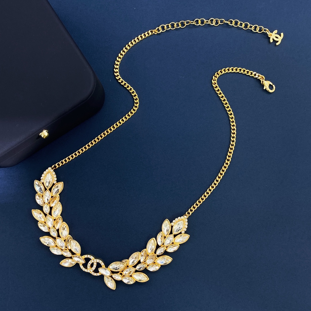 TOP CHANEL Double C Wheat Ear White Diamond Tassel Necklace - Gold