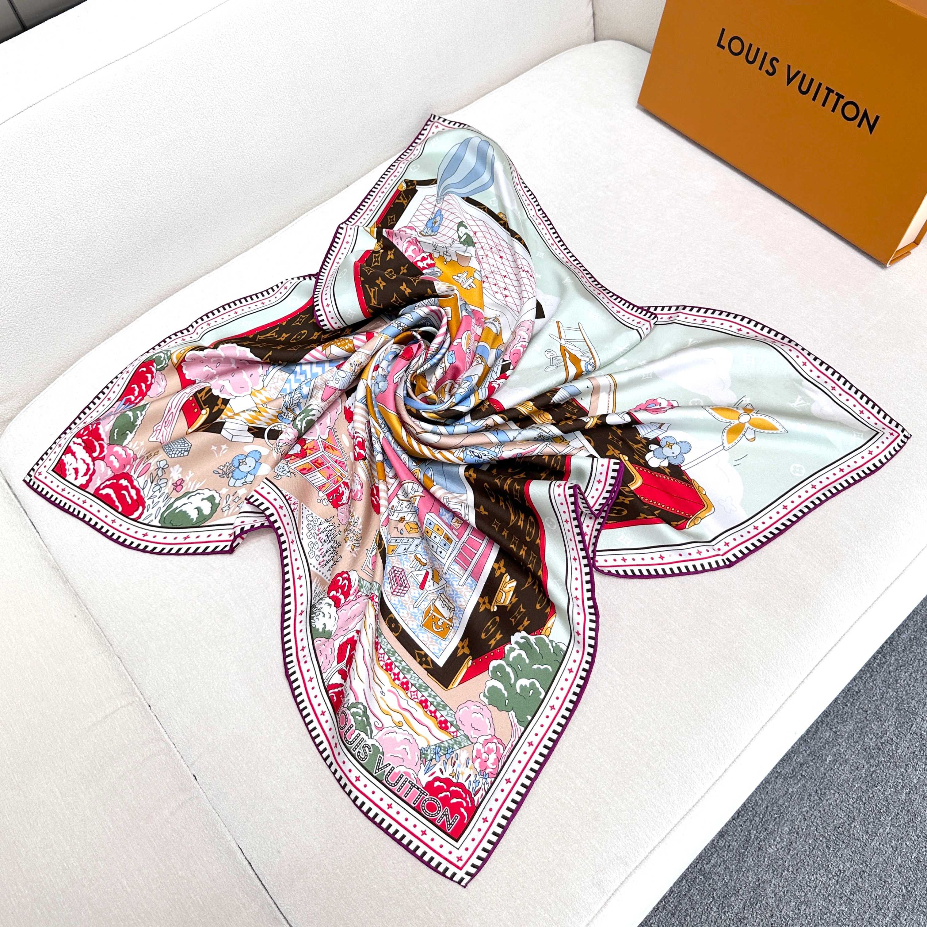 TOP Louis Vuitton LV Monogram Square Scarf 90 x 90 cm - Pink