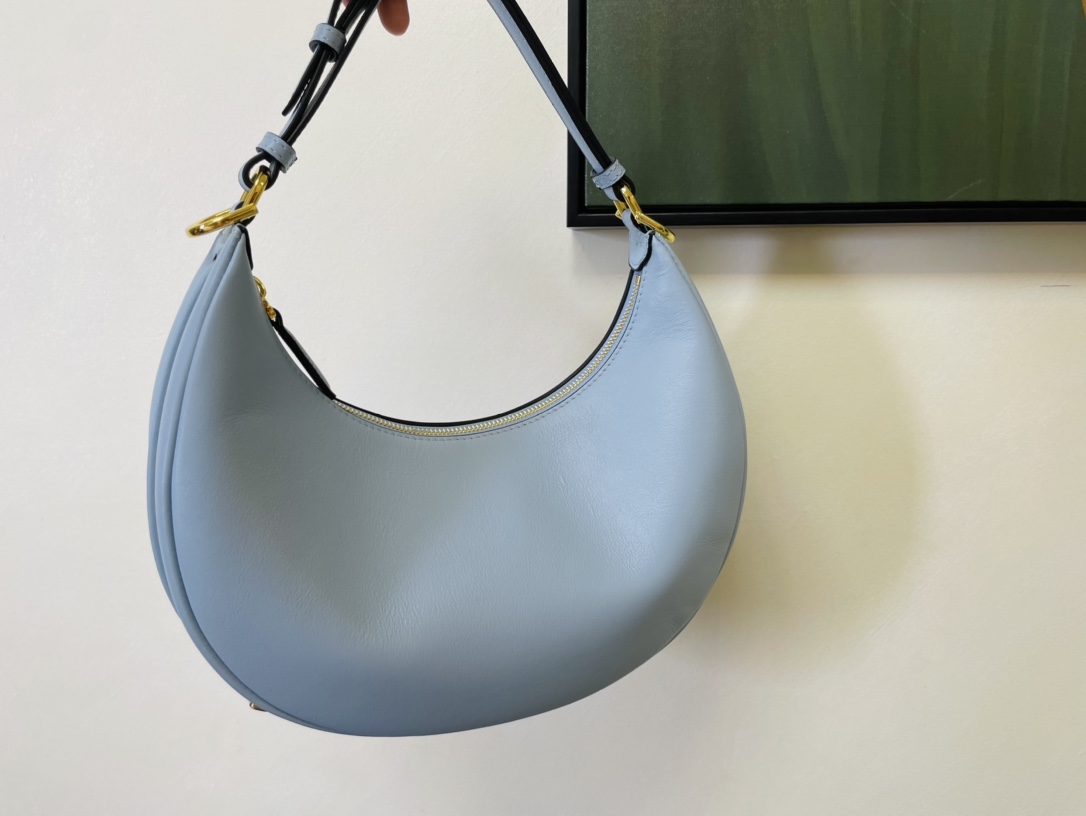 TOP FENDI Graphy Bag - Blue