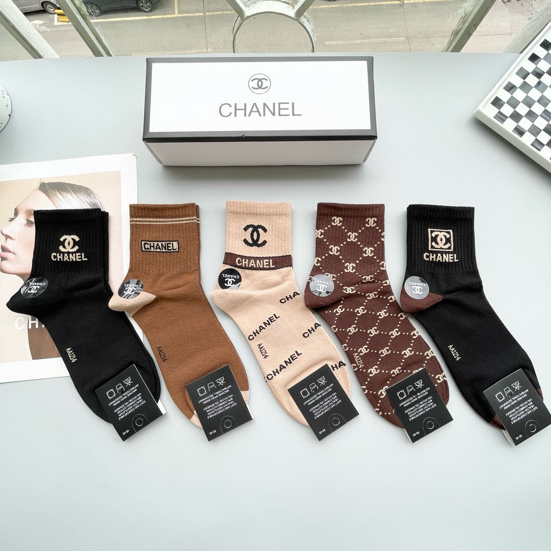 TOP CHANEL Socks - 5 Pieces as a Set