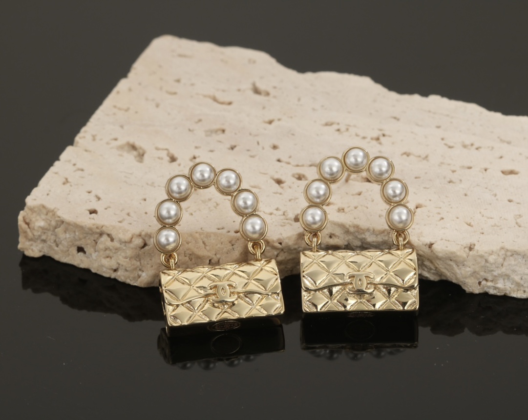 TOP CHANEL Double C Bag Earrings