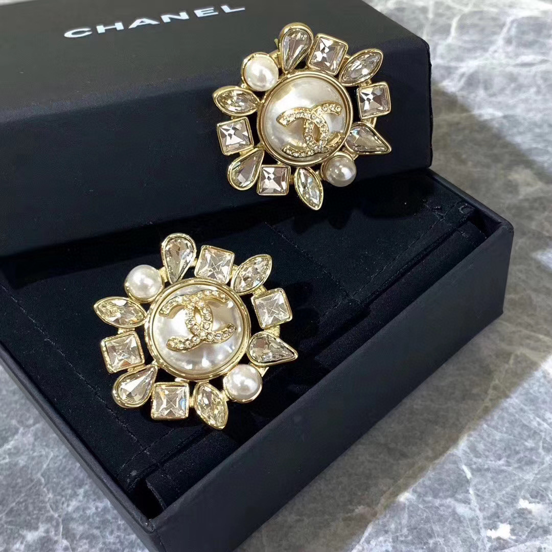 TOP CHANEL Sunflower Earrings
