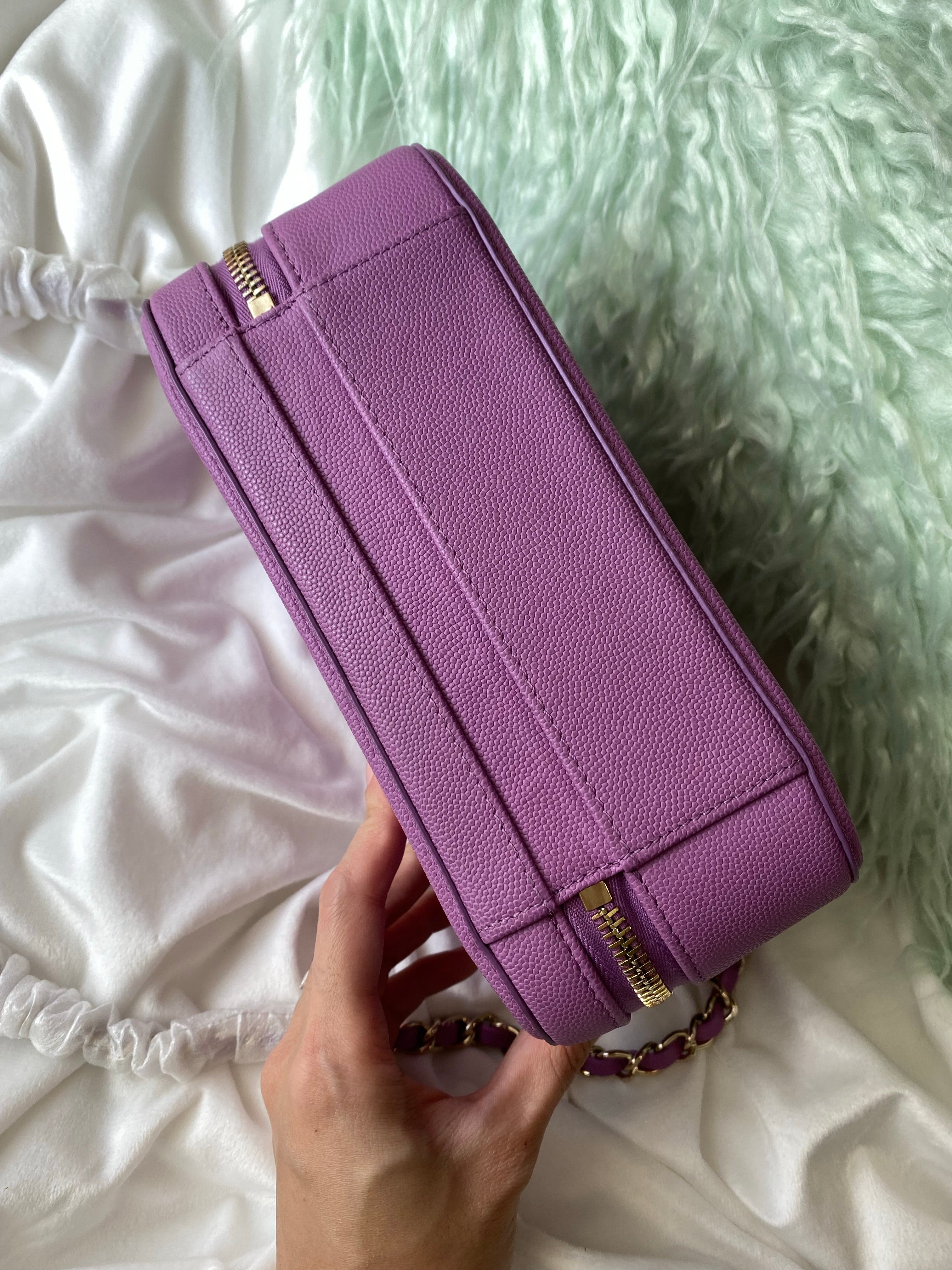 TOP CHANEL Vanity Case Caviar Quilted Medium - Purple