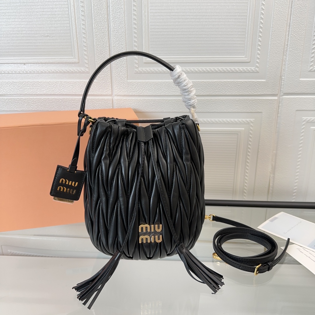 TOP Miu Miu Diamond Bucket Handbag 20X18X14CM - 4 Colors