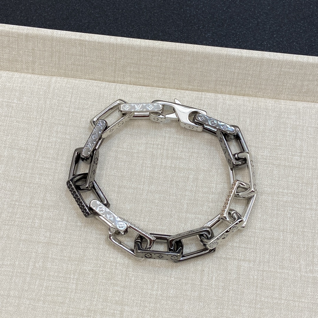 TOP Louis Vuitton LV Necklace/Bracelet Set - Silver/Black