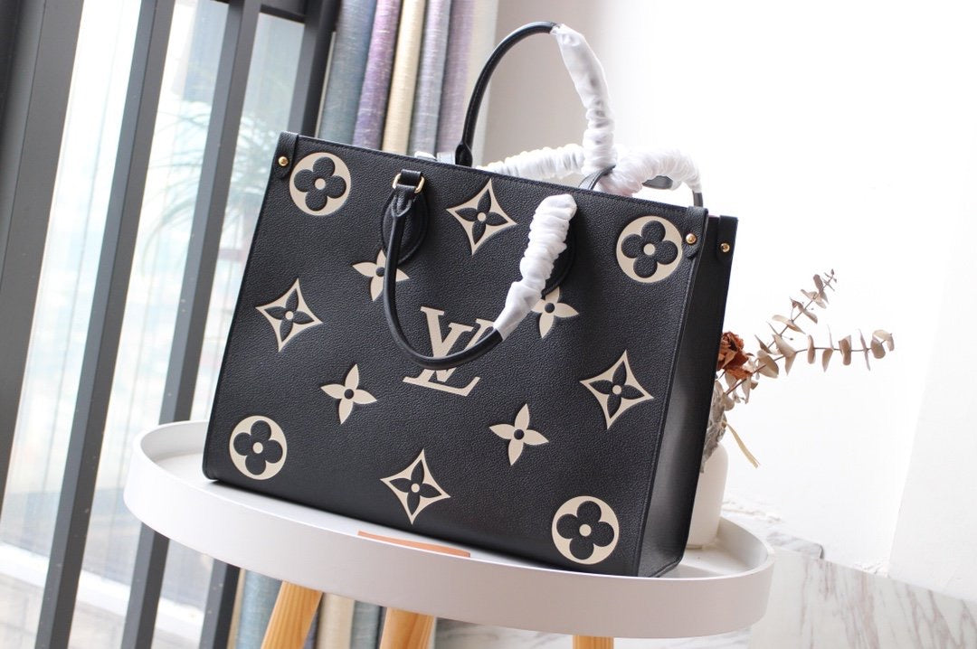 TOP Louis Vuitton LV On The Go Giant Empreinte MM 35x27x14cm- Black and Creme
