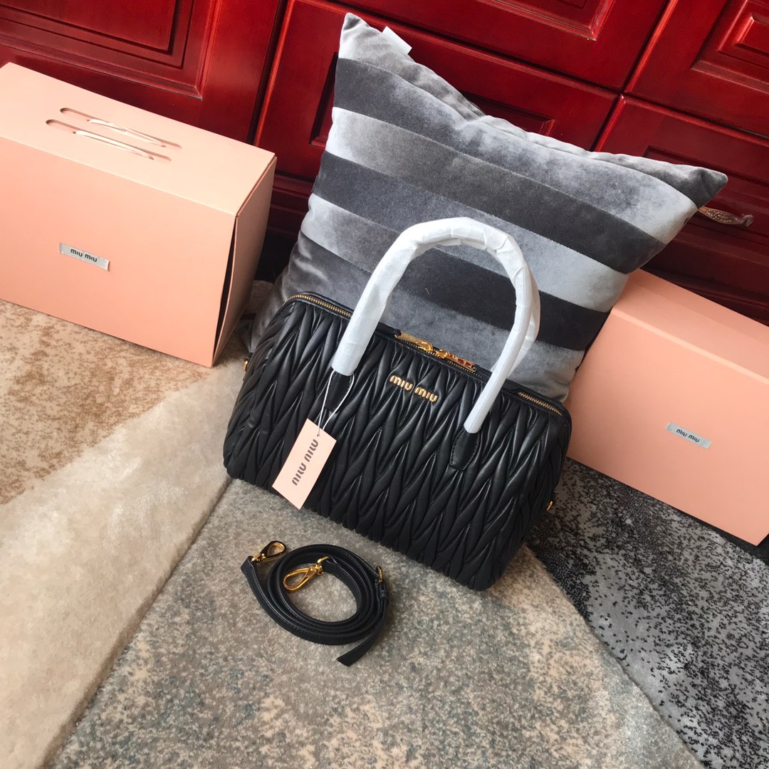 TOP Miu Miu Lambskin Matelasse Bag 31x20x16cm - 2 Color