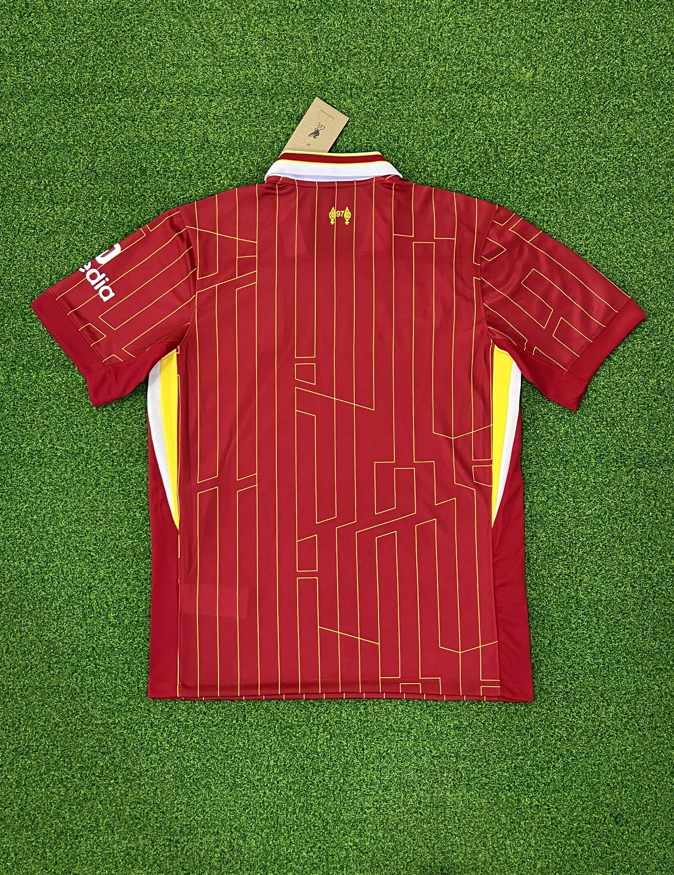 2425 Liverpool home jersey.Player embroidery version
