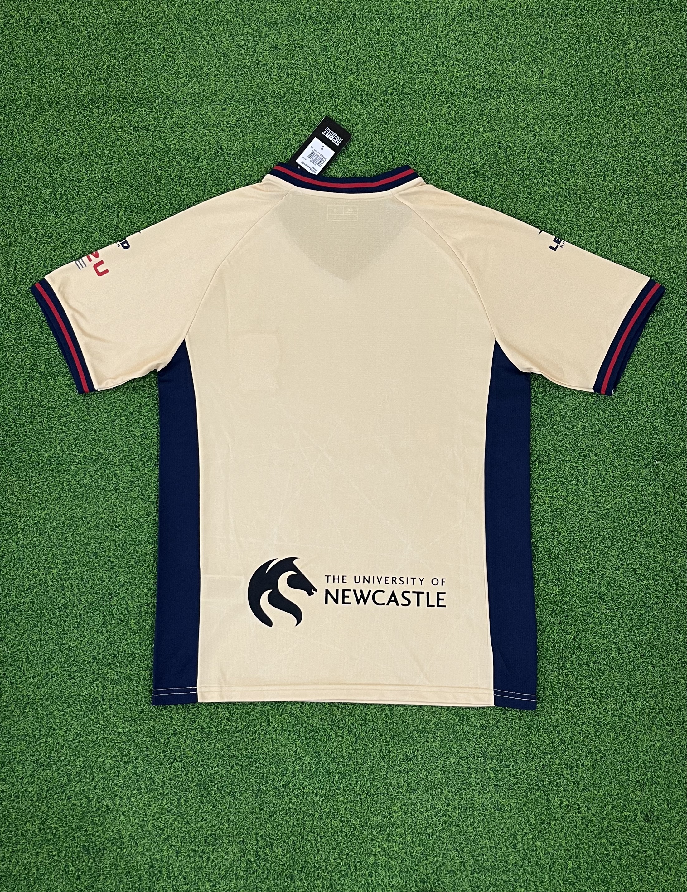 2425 Newcastle Jets Home  jersey.Player embroidery version
