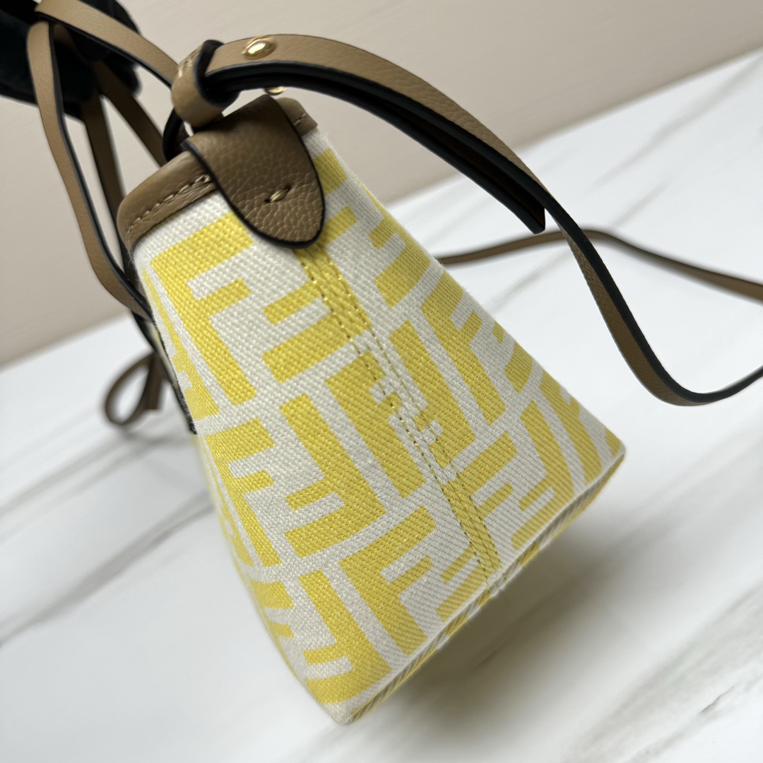 TOP FENDI Roll Bag 23x19.5x15cm - 4 Color