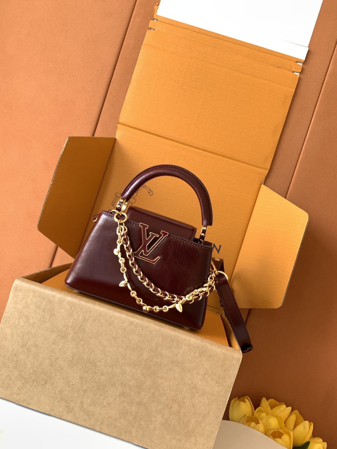 TOP Louis Vuitton LV Capucines East-West Bag 21cm/27cm - 2 Color