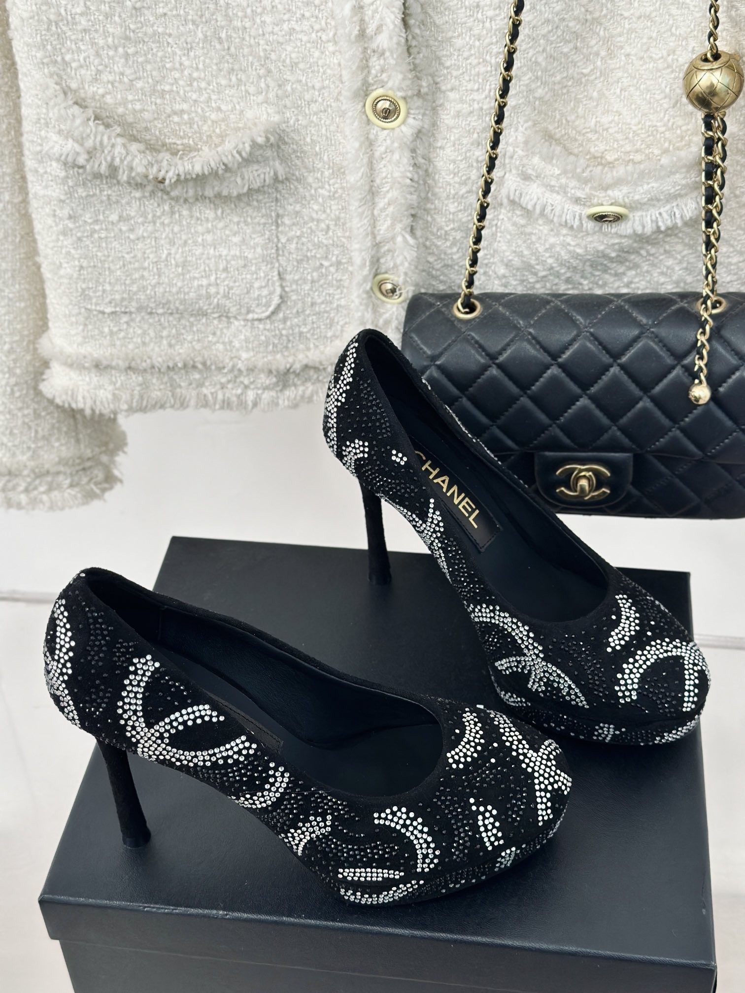 TOP CHANEL CC Diamonds Pumps - 2 Color