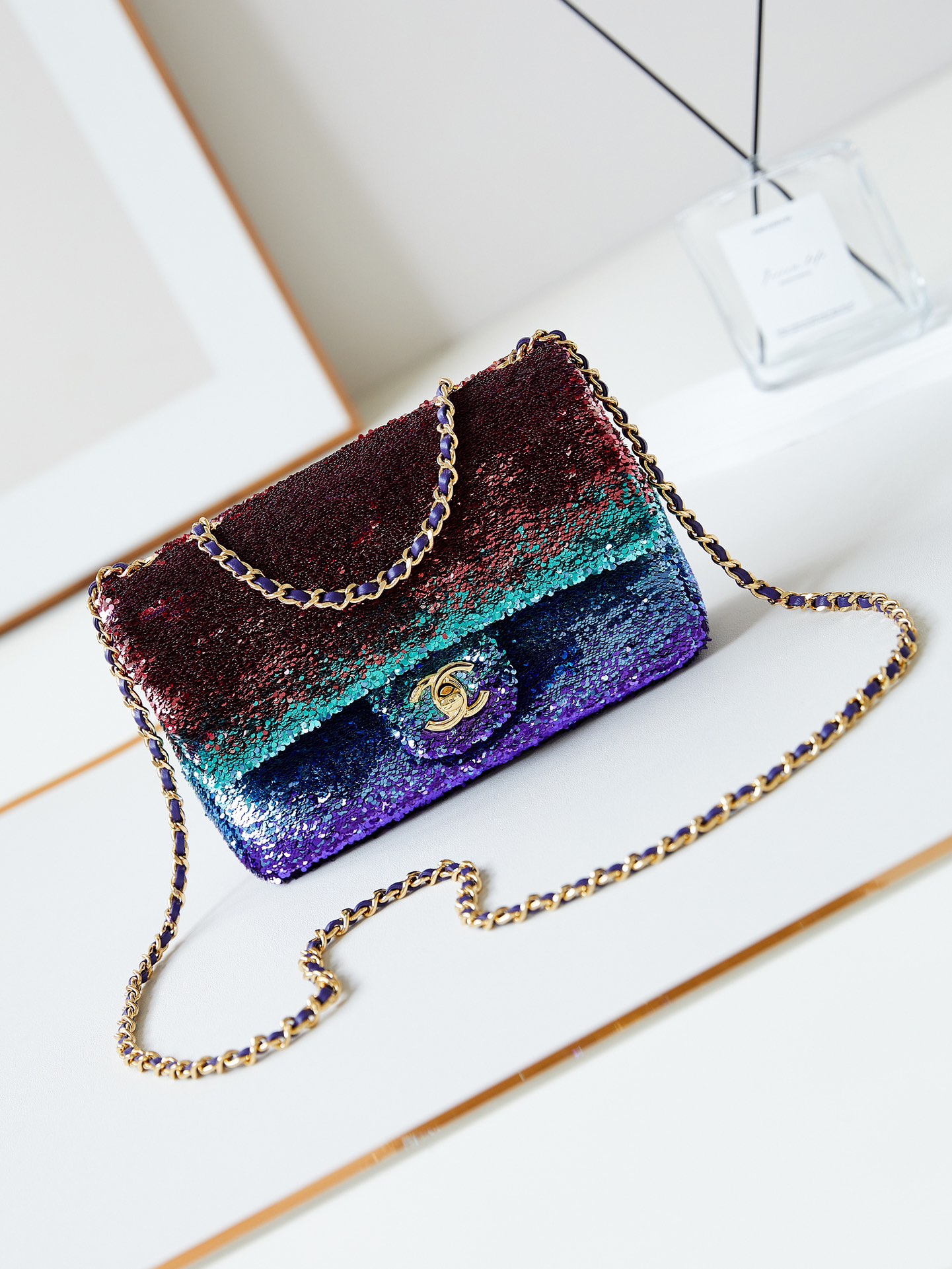 TOP CHANEL Flap Bag with Colorful Sequins 14x21x8cm - Black