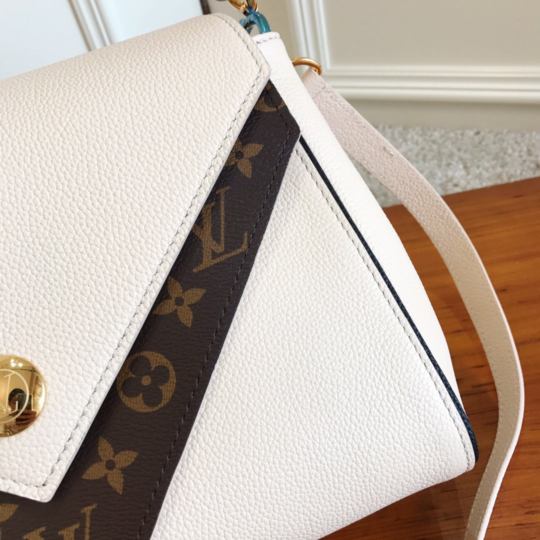 TOP Louis Vuitton LV L*V Double V Top Handle Bag 28×19×16.5CM- Cream