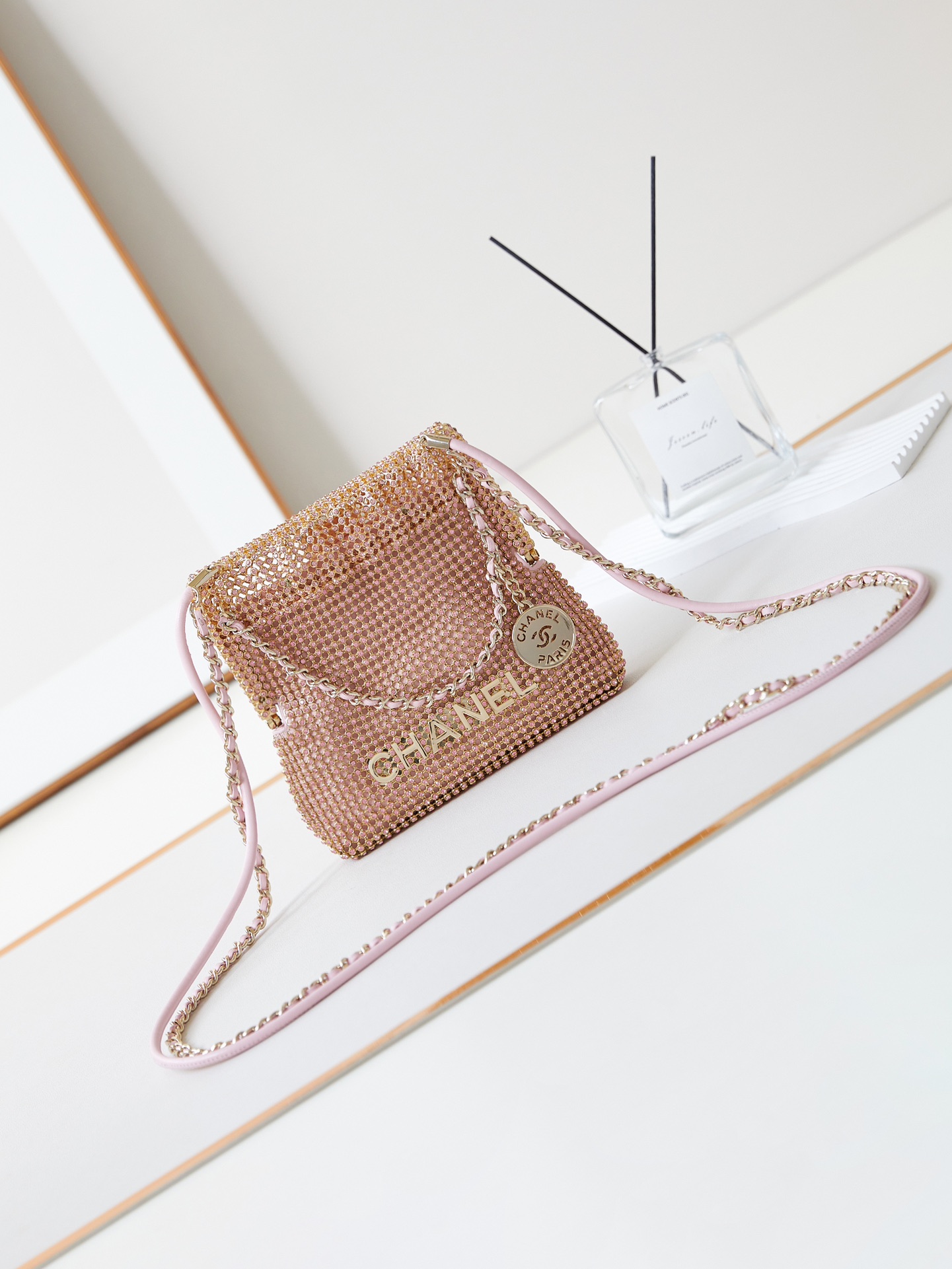 TOP CHANEL 22 Bag Mini 15-17-4cm - 2 Colors