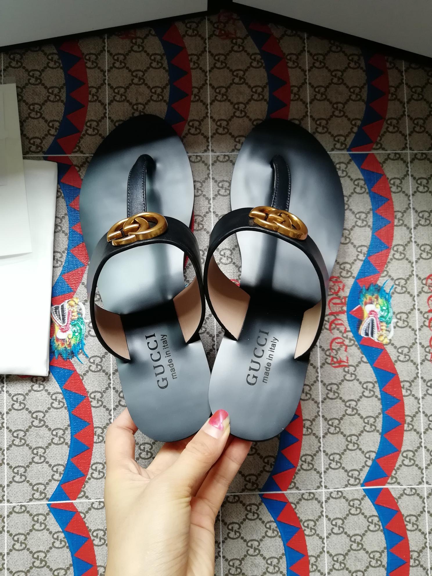 TOP GUCCI GG Marmont Thong Sandals - Black