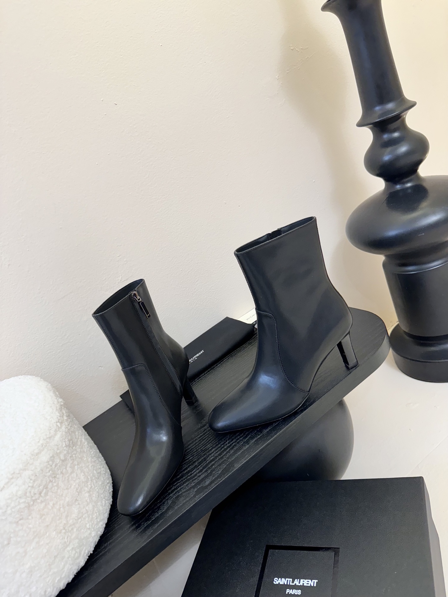 TOP Yves Saint Laurent YSL Ankle Boots - 2 Colors