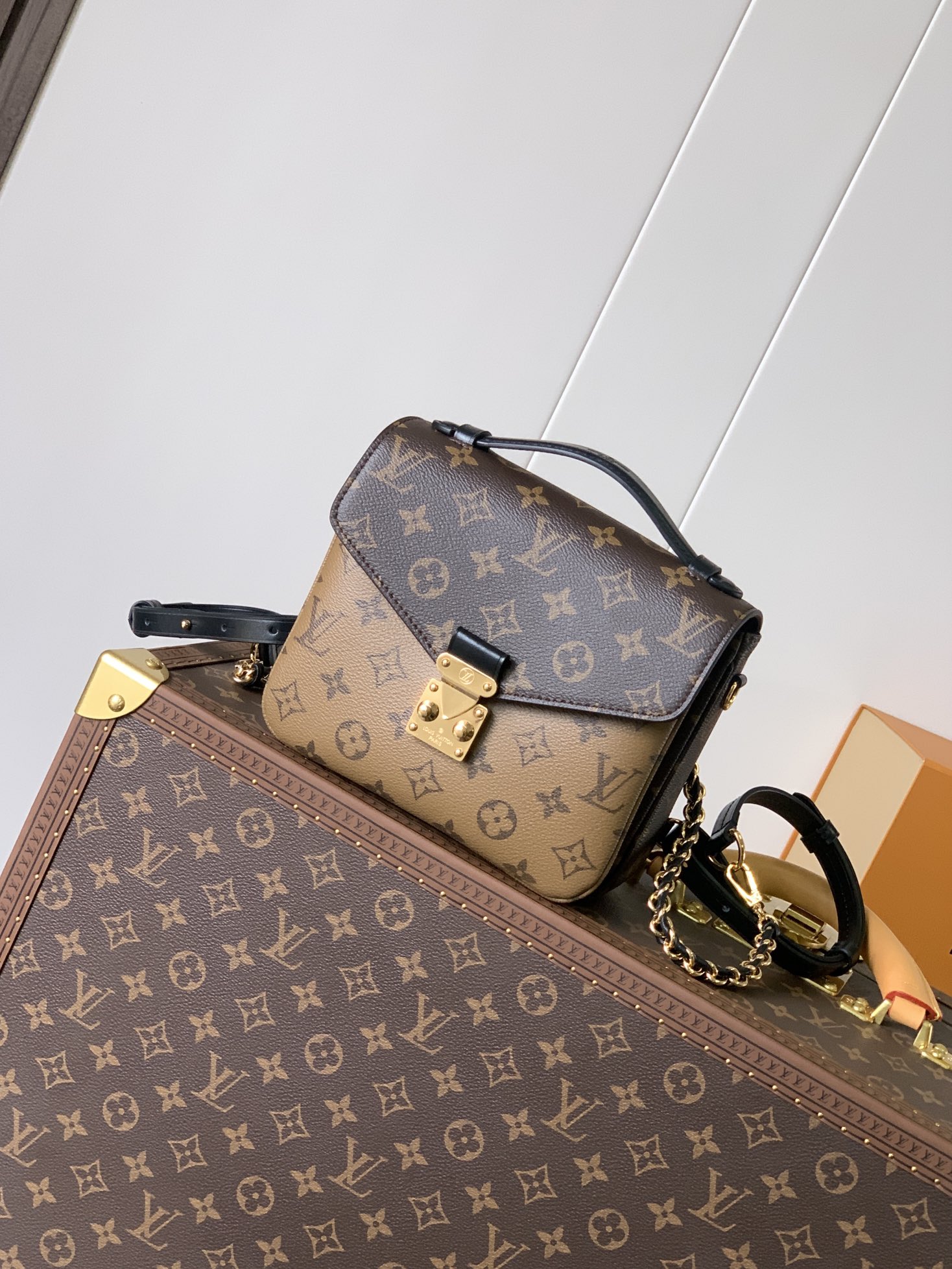 TOP Louis Vuitton LV Pochette Metis Reverse Monogram Bag/Backpack 20x17x7cm - Brown