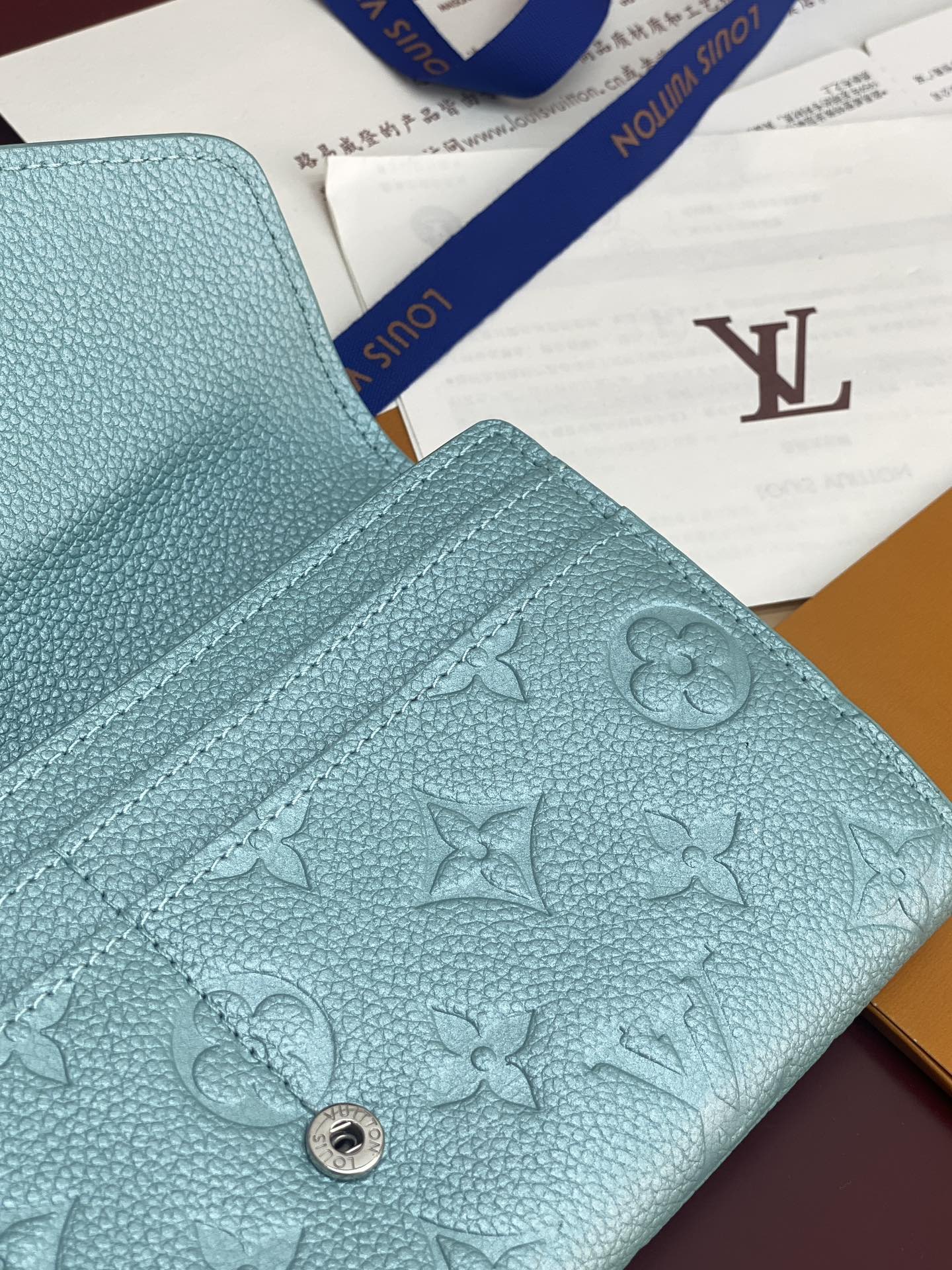 TOP Louis Vuitton LV Ski Sarah Wallet 19x10.5x2cm - Pearlescent Blue