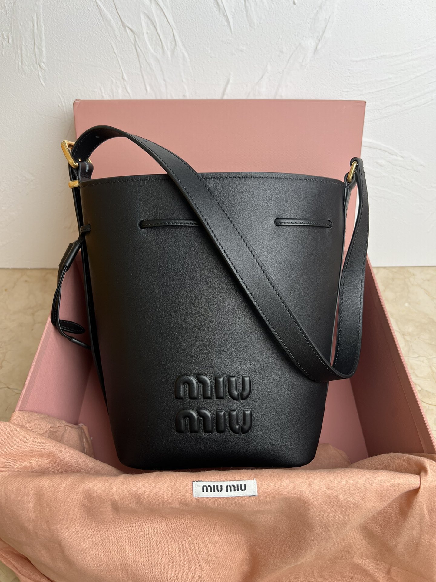 TOP Miu Miu Tote Bag Calfskin 22.5x16x14cm - 2 Color