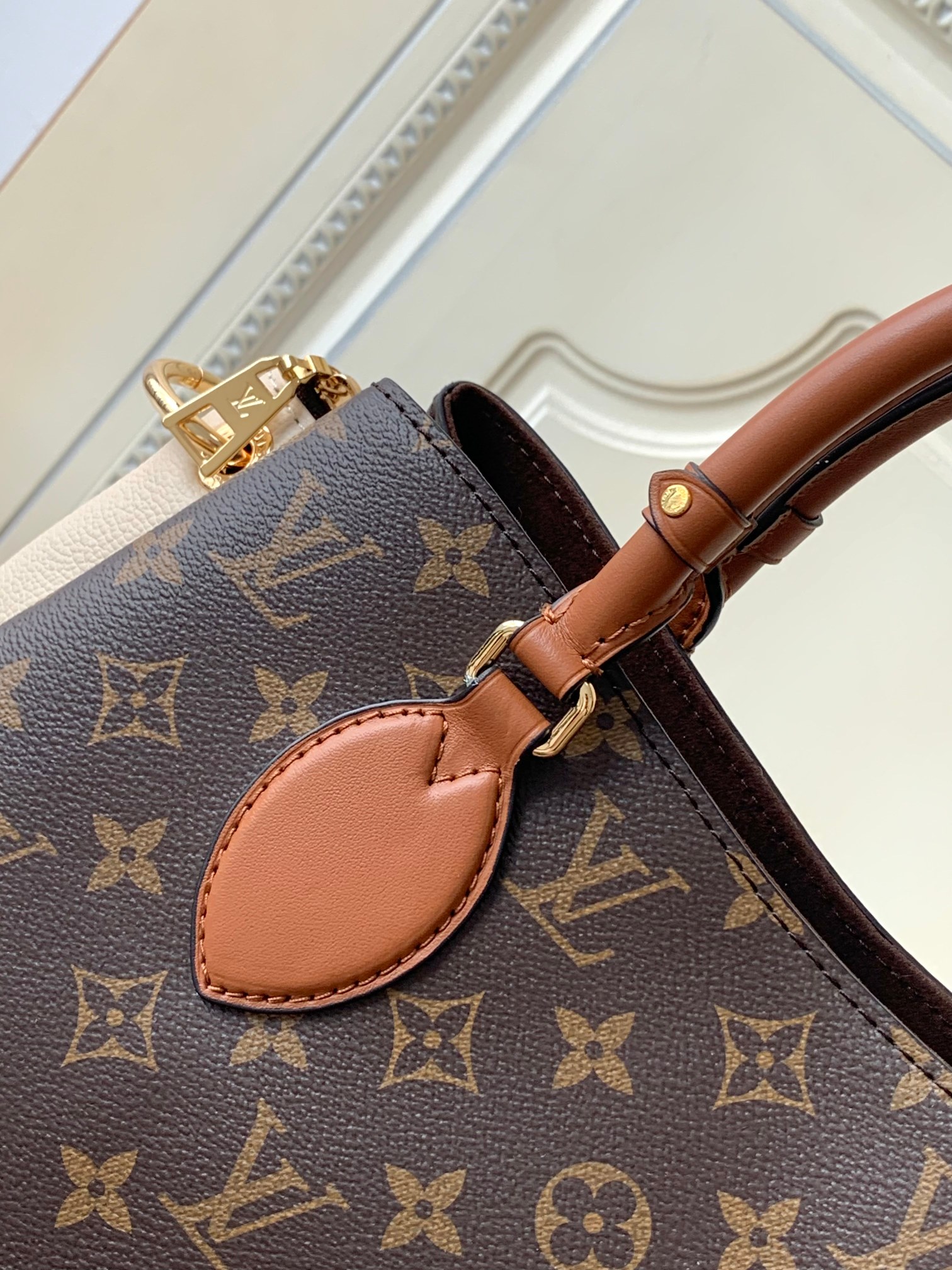 TOP Louis Vuitton LV Opéra Patchwork Monogram Bag 36 x 22 x 18 cm- Black&White