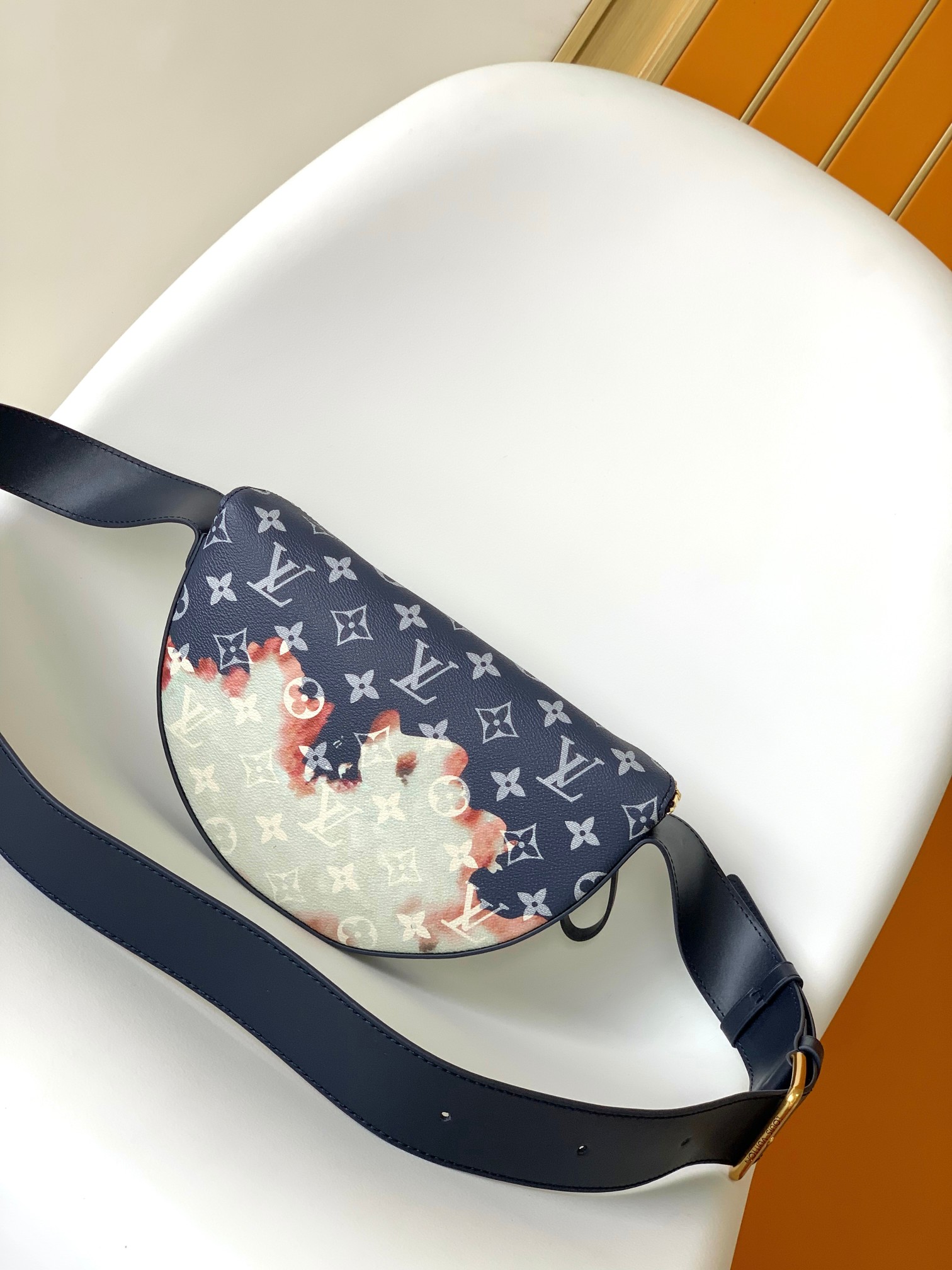 TOP Louis Vuitton LV Moon Crossbody  Bag 24.5 x 16.0 x 4.5 CM- Blue