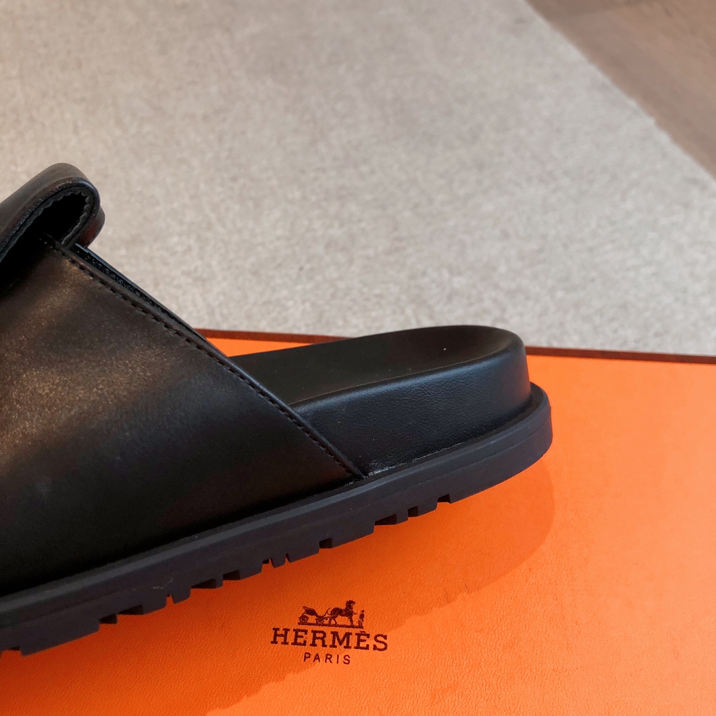 TOP HERMES Joyce Slippers- Black