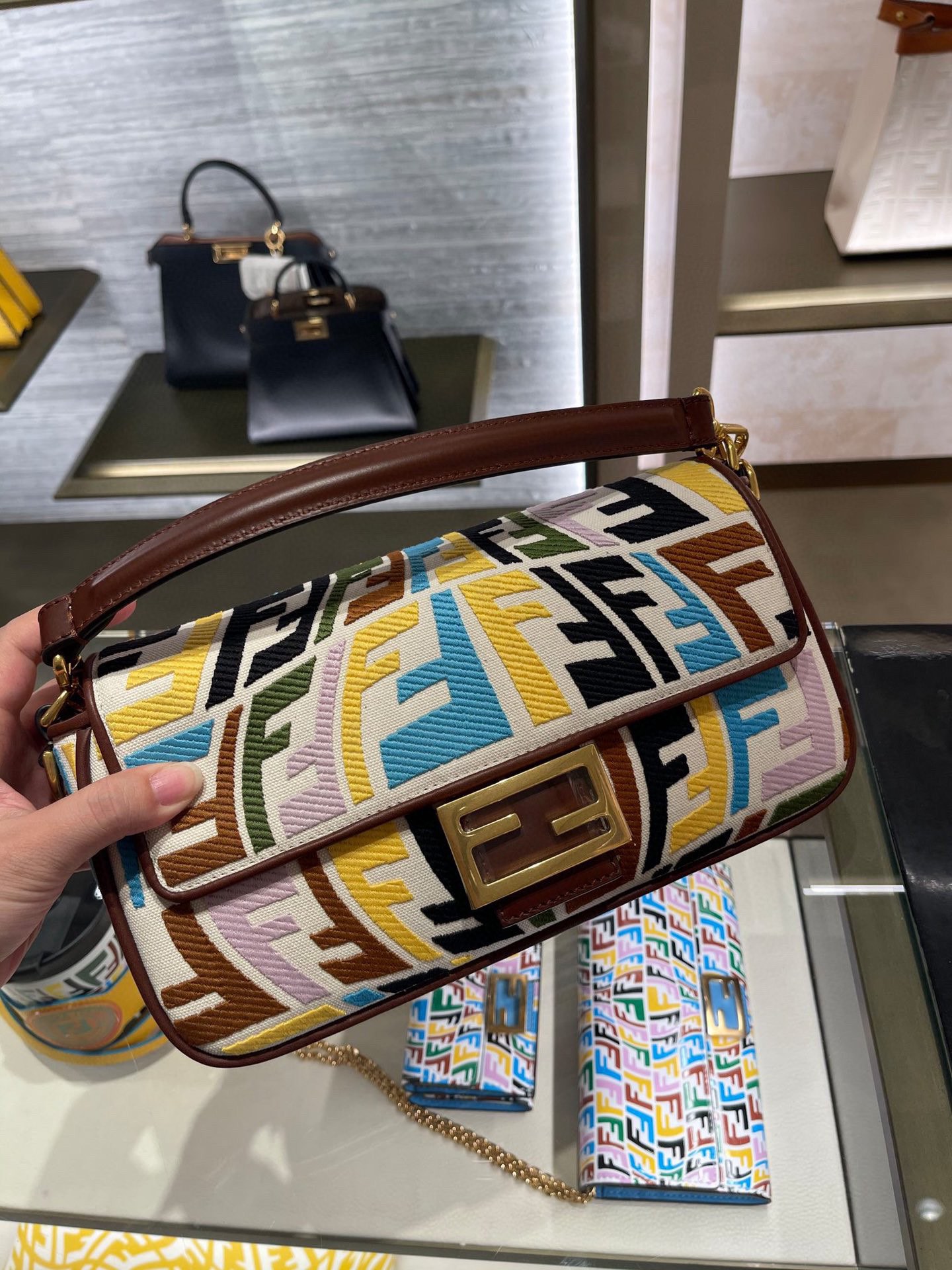 TOP FENDI Embroidery Baguette Bag - 26x13x6cm