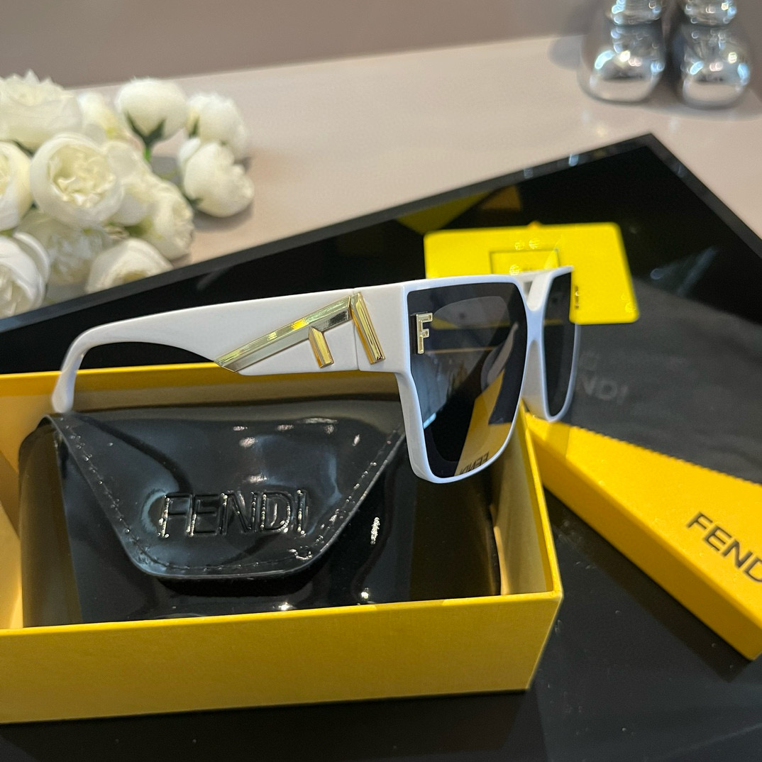 TOP FENDI Sunglasses - 4 Color