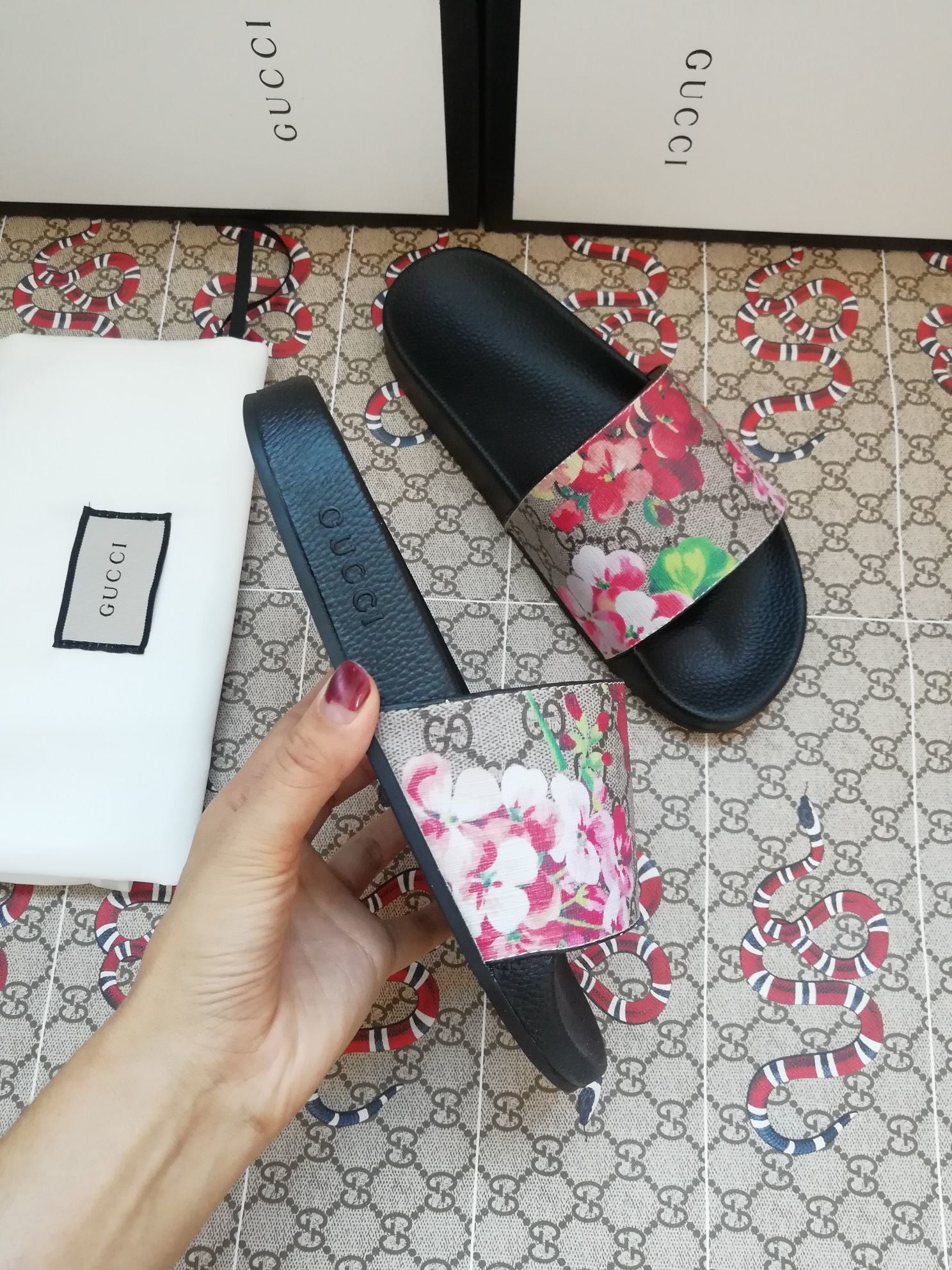 TOP GUCCI Flower Slide