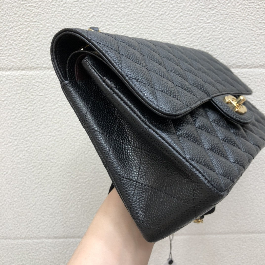 TOP CHANEL Classic Flap Bag Caviar Medium 25.5cm – Black & GHW