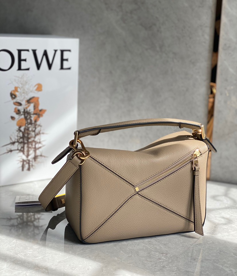 Loewe Small Puzzle Biege(Replica)