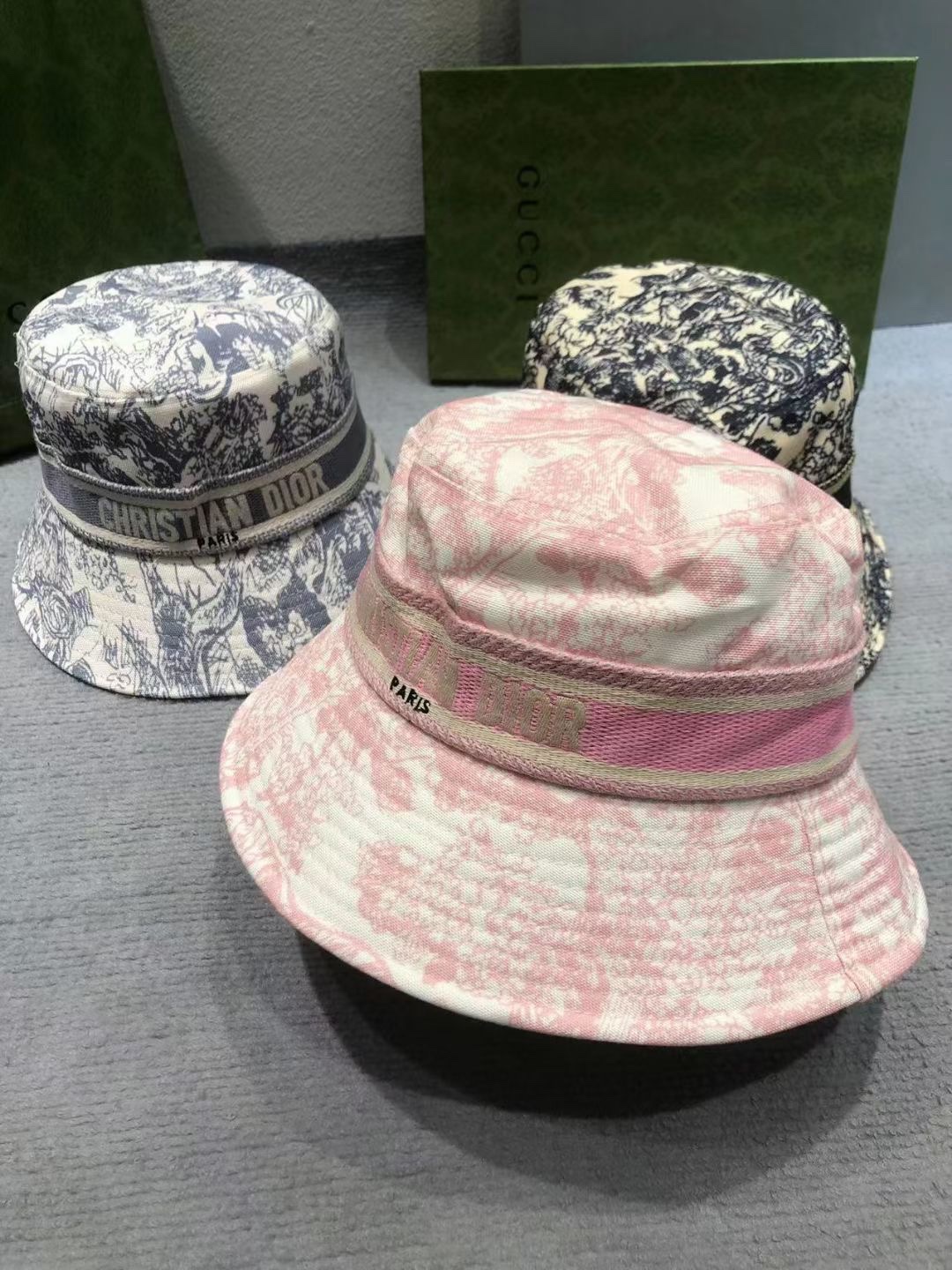 TOP Christian Dior Bucket Hat - 4 Color