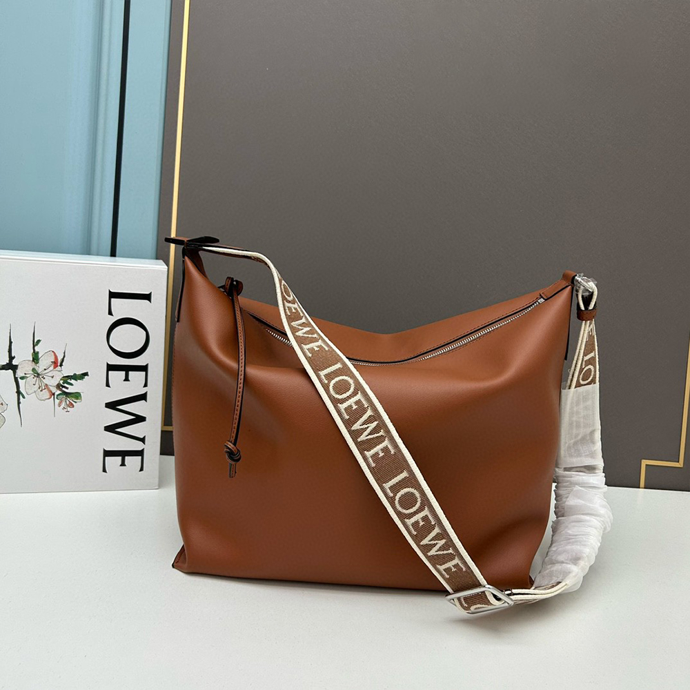 Loewe Cubi Crossbody Bag  (Replica)