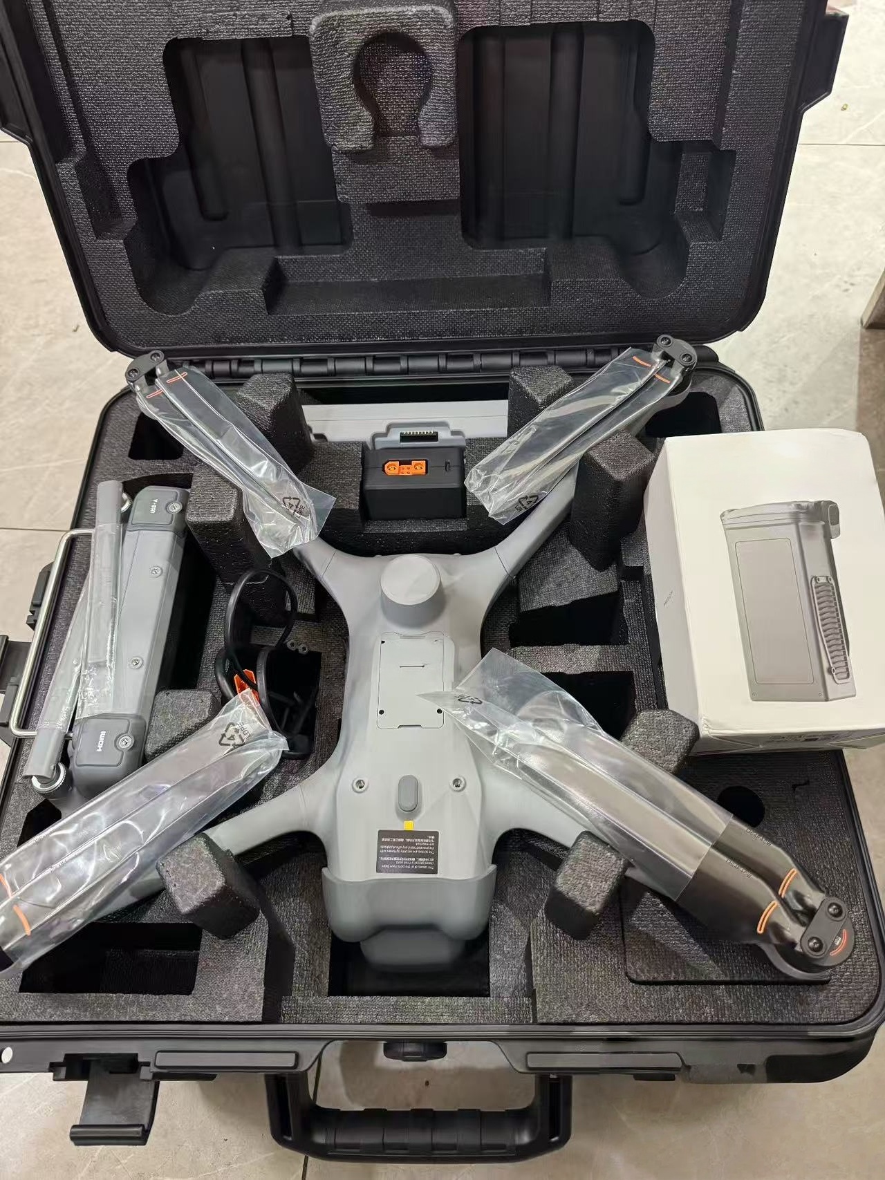 Matrice 4D Combo Intelligent Recognition Operation With AI for Professional High-precision Mapping and Surface Inspection