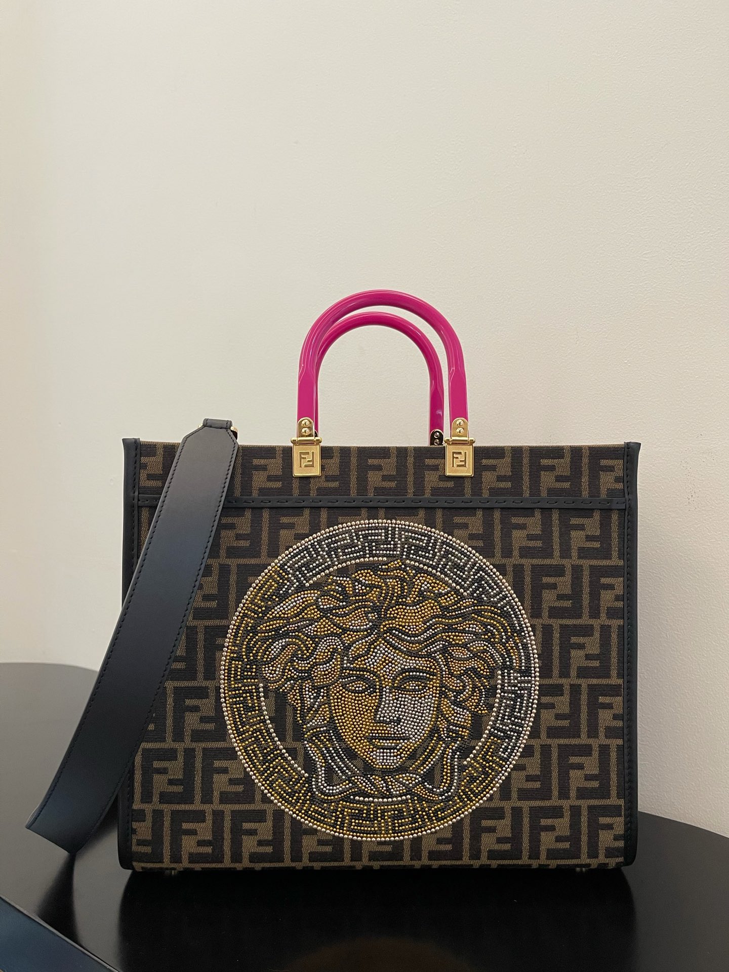 TOP FENDI Medium Sunshine Baroque Prints Tote - Brown