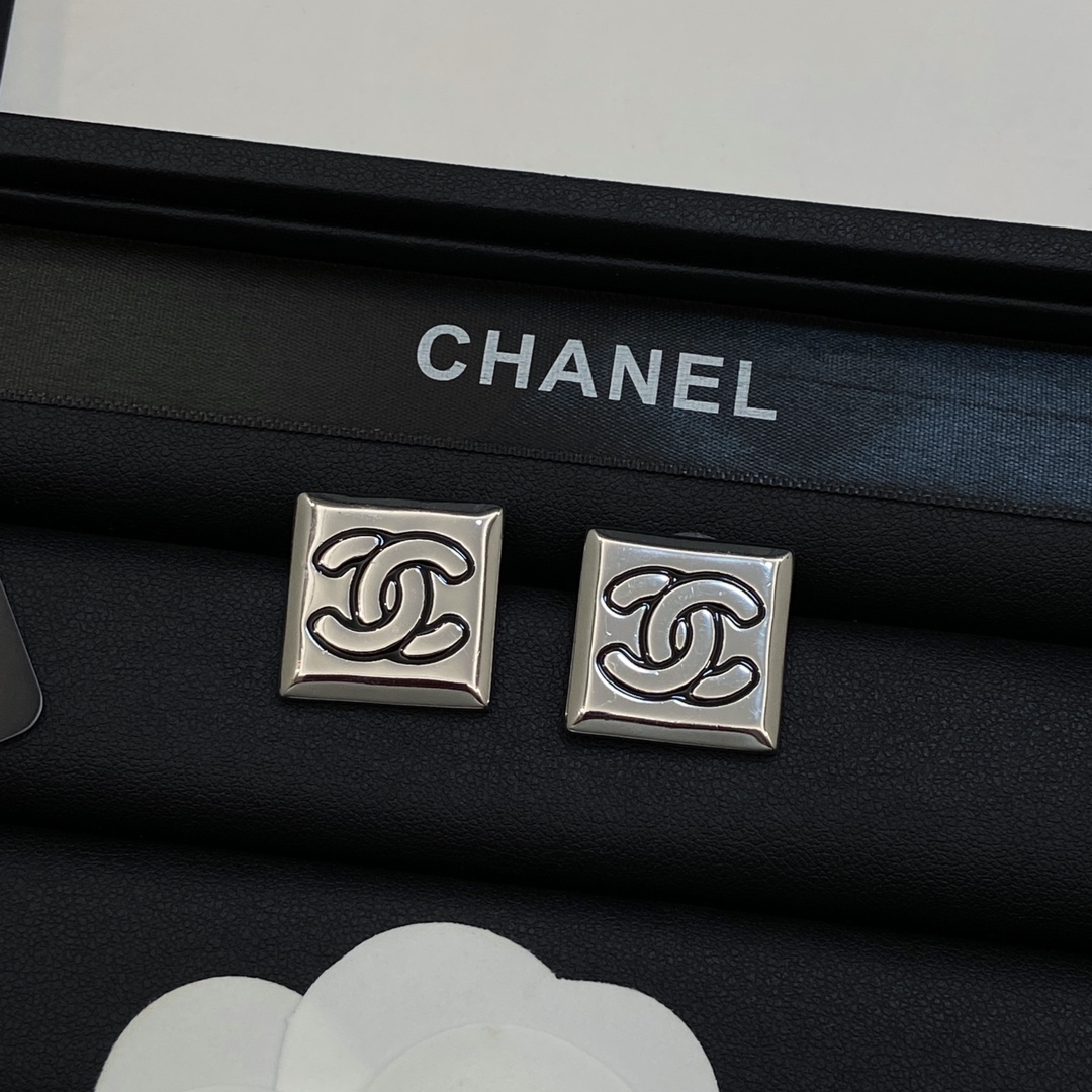 TOP CHANEL Square Earrings-2 Colors