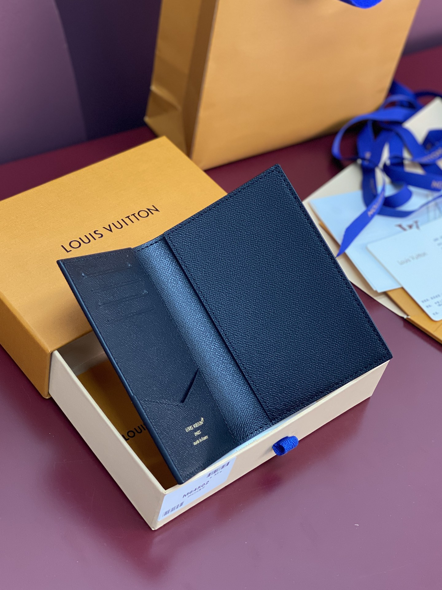 TOP Louis Vuitton LV Passport Holder Coated Canvas 14x2.5x10cm - Monogran