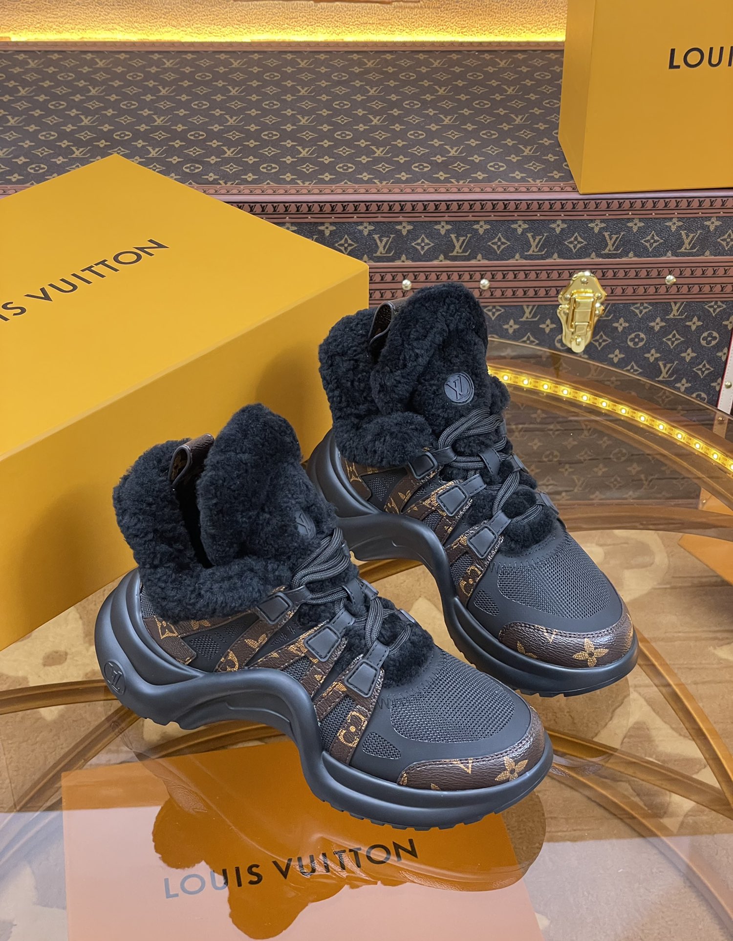 TOP Louis Vuitton LV Imported Cowhide Spliced Wool Shoes - Two Colors