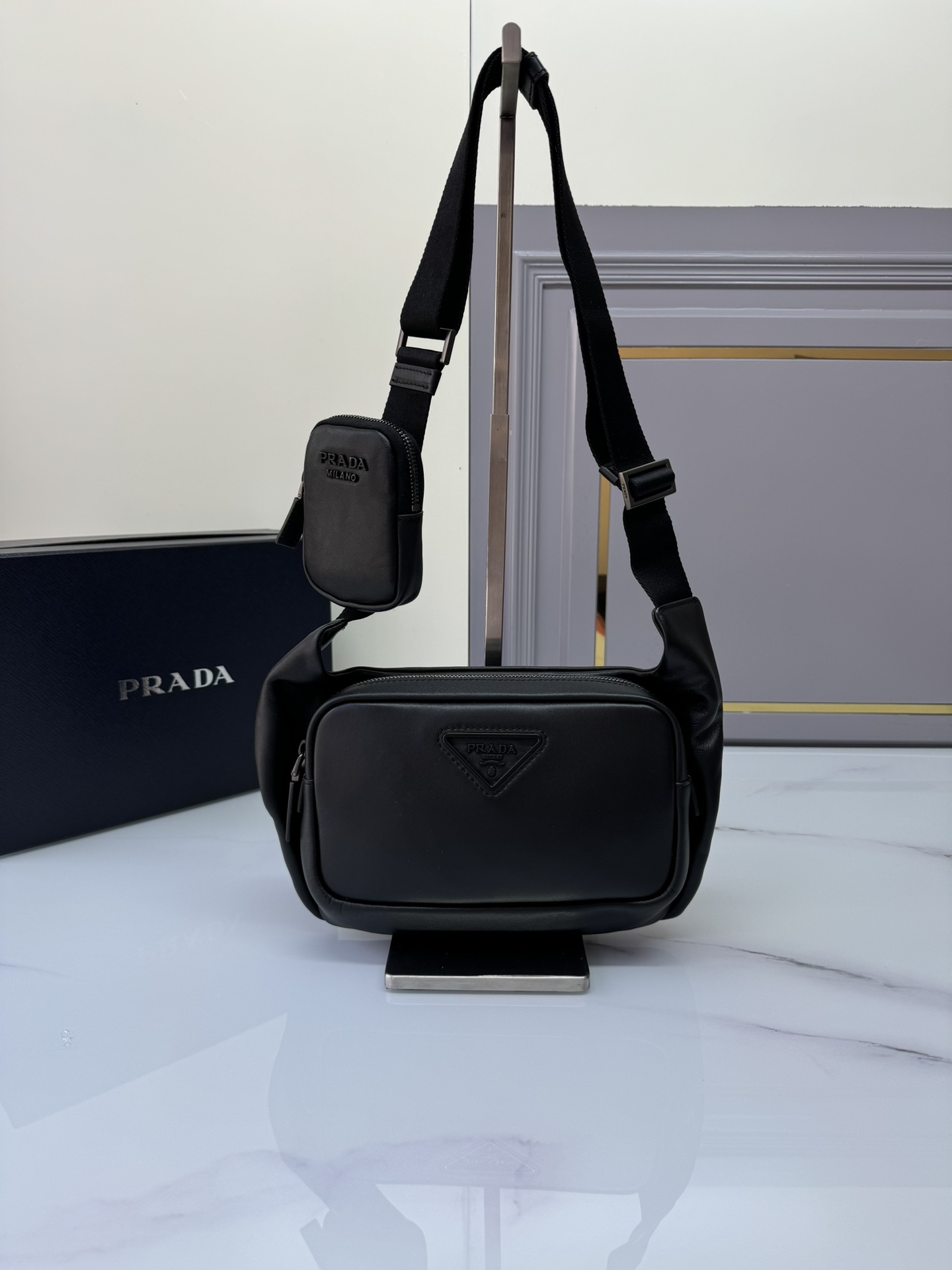 Top PRADA Nylon Messenger Bag 22x16.5x5cm - Black