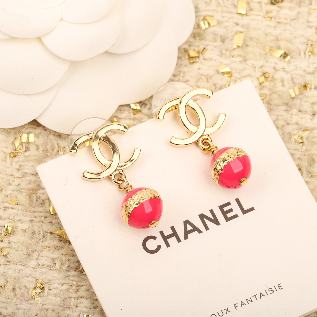 TOP CHANEL CC Pendant Earrings