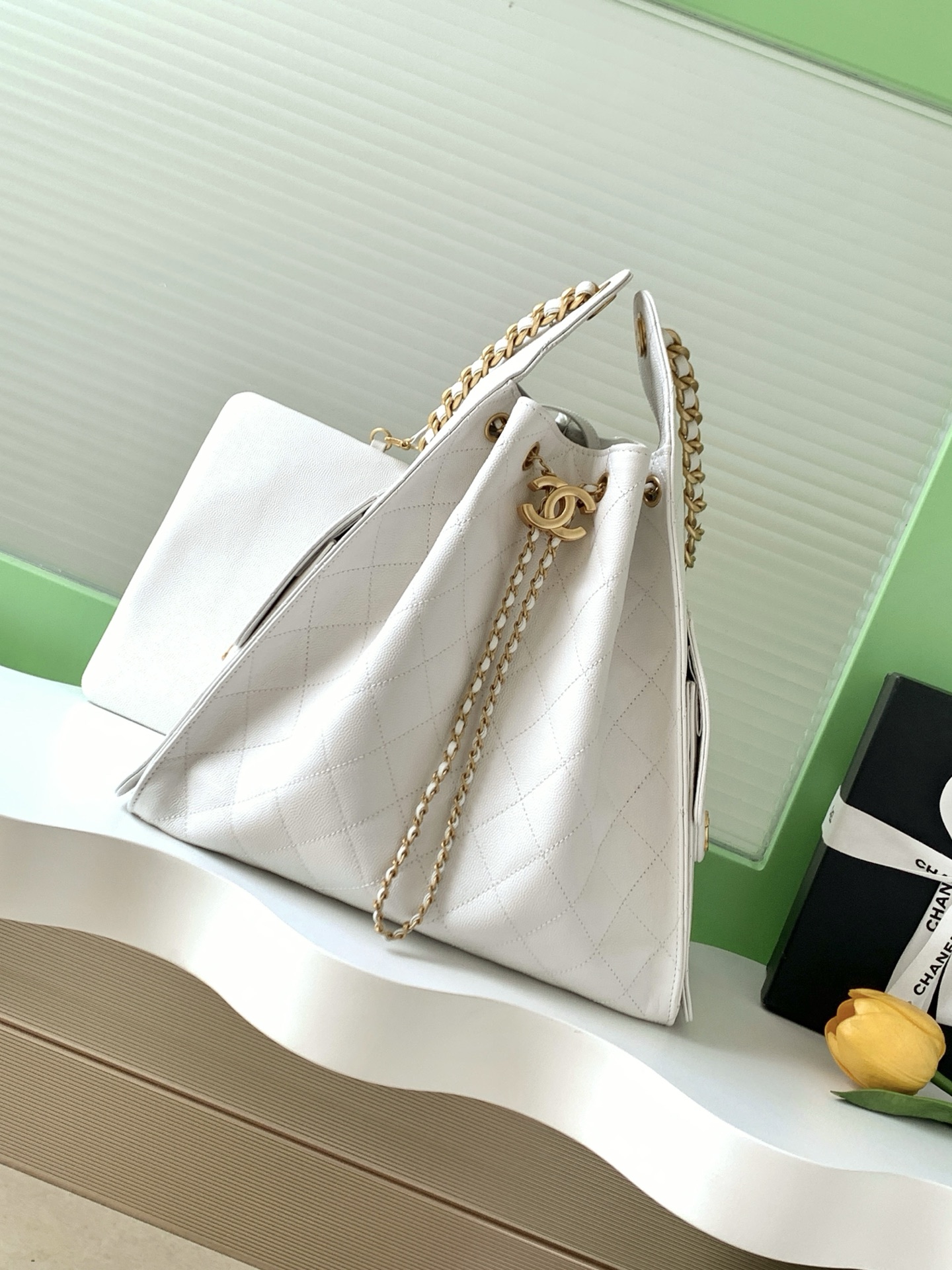 TOP CHANEL Caviar Hobo Shopping Bag 30x15x40cm - White