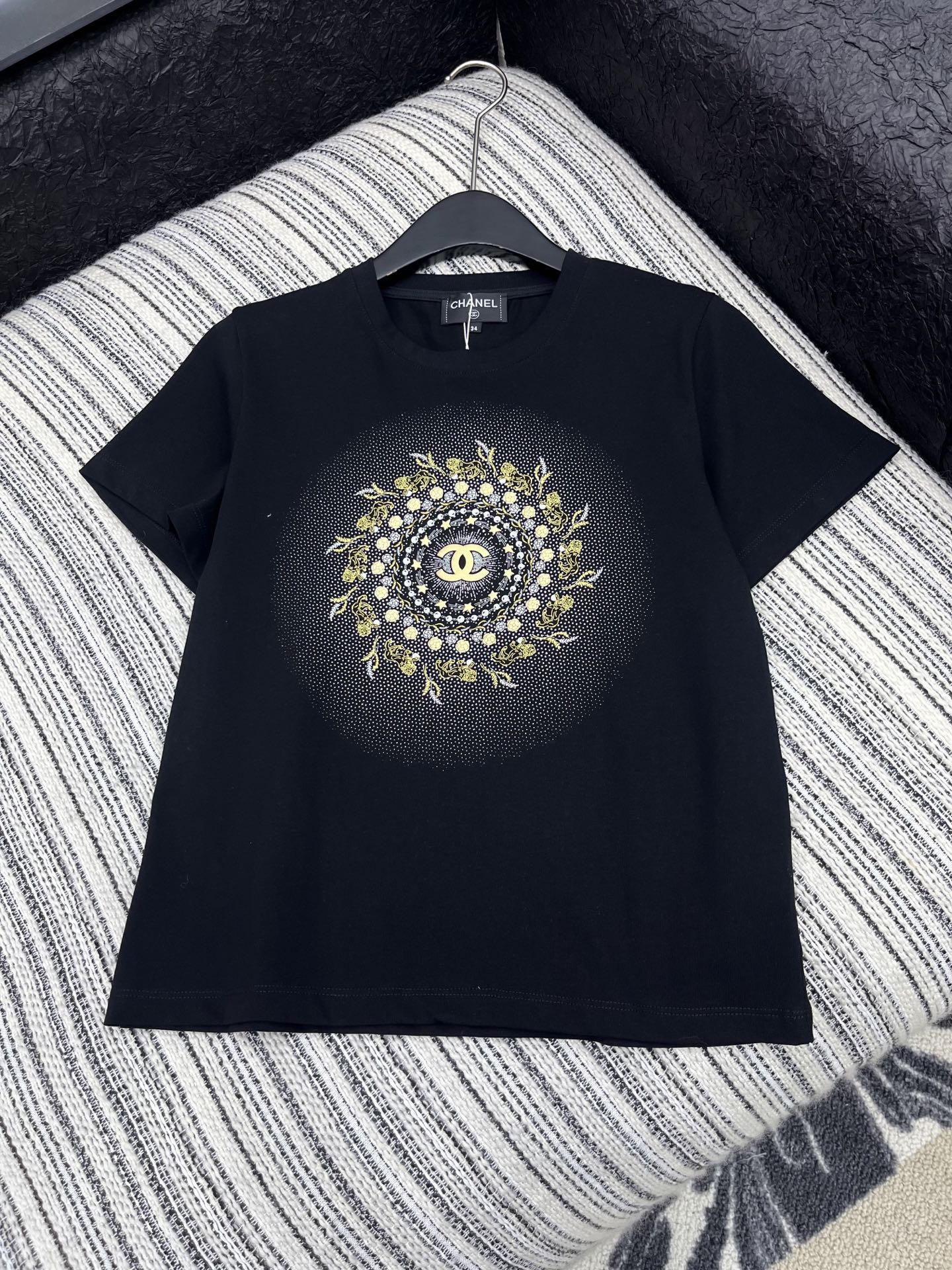 TOP CHANEL Women's T-shirt - 2 Colors