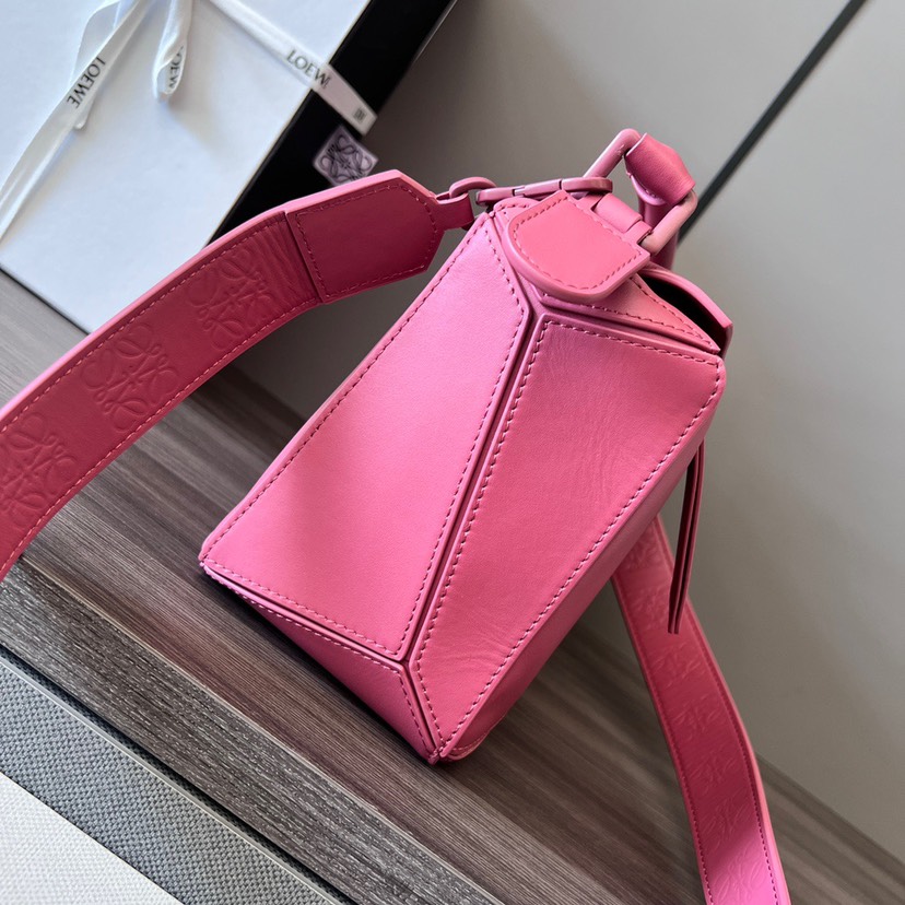 Loewe Small Puzzle Pink(Replica)