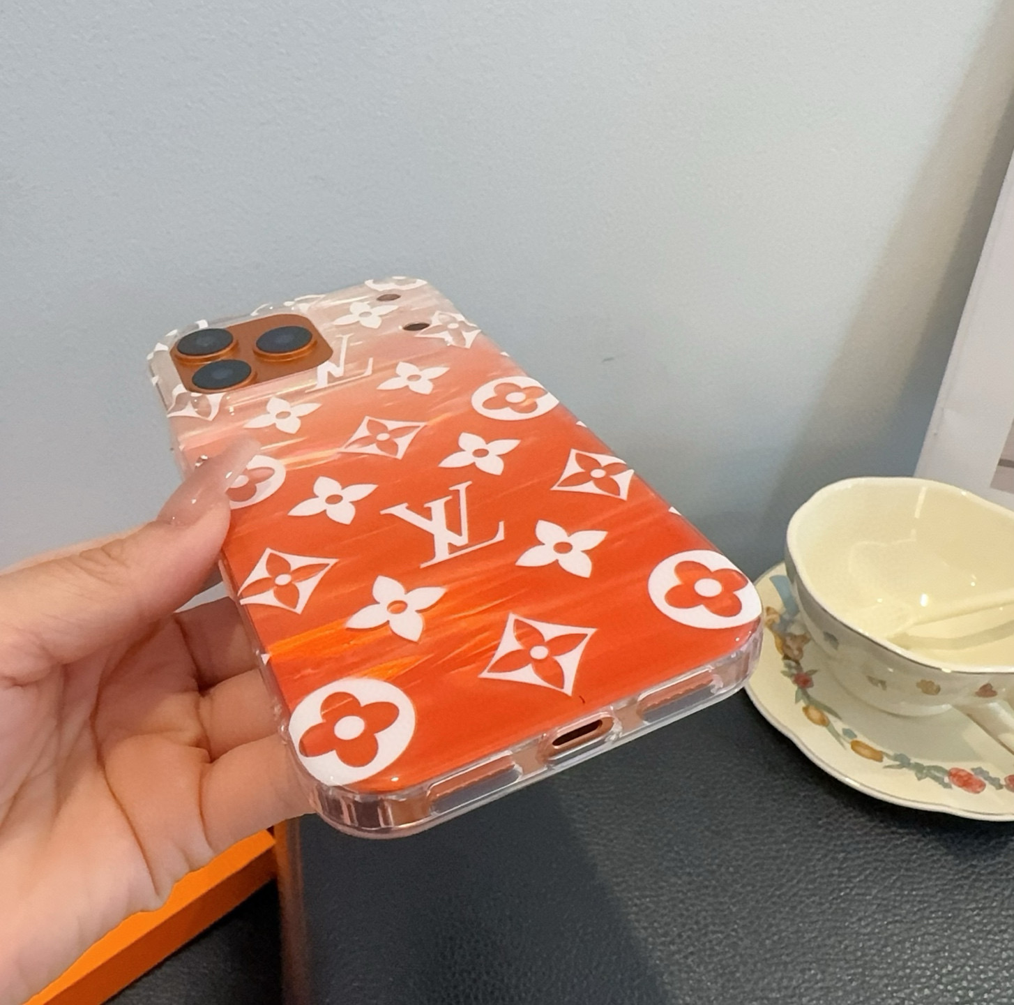 TOP Louis Vuitton LV IPhone Case - Orange