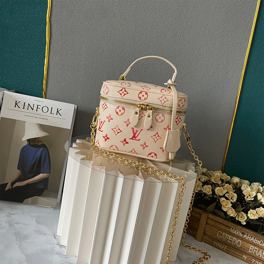 Louis Vuitton LV Cosmetic Bag (10A Mirror Version)